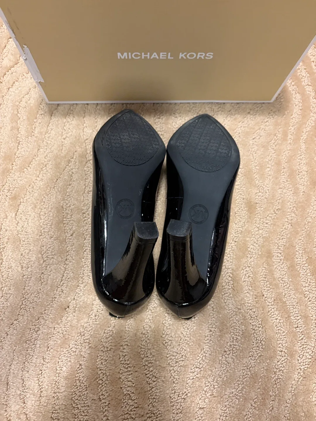 Michael Kors Heels - like new 6.5 image indicator(9)