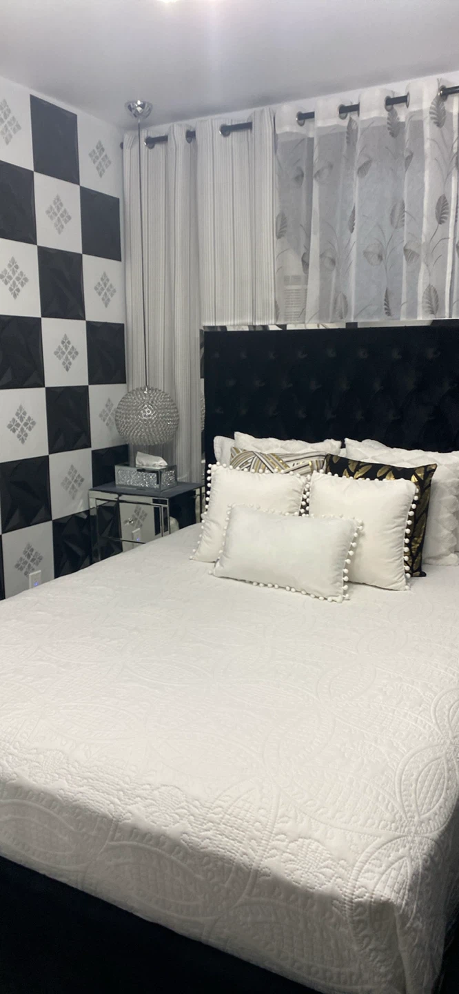 Black Velvet queen, Bed Frame