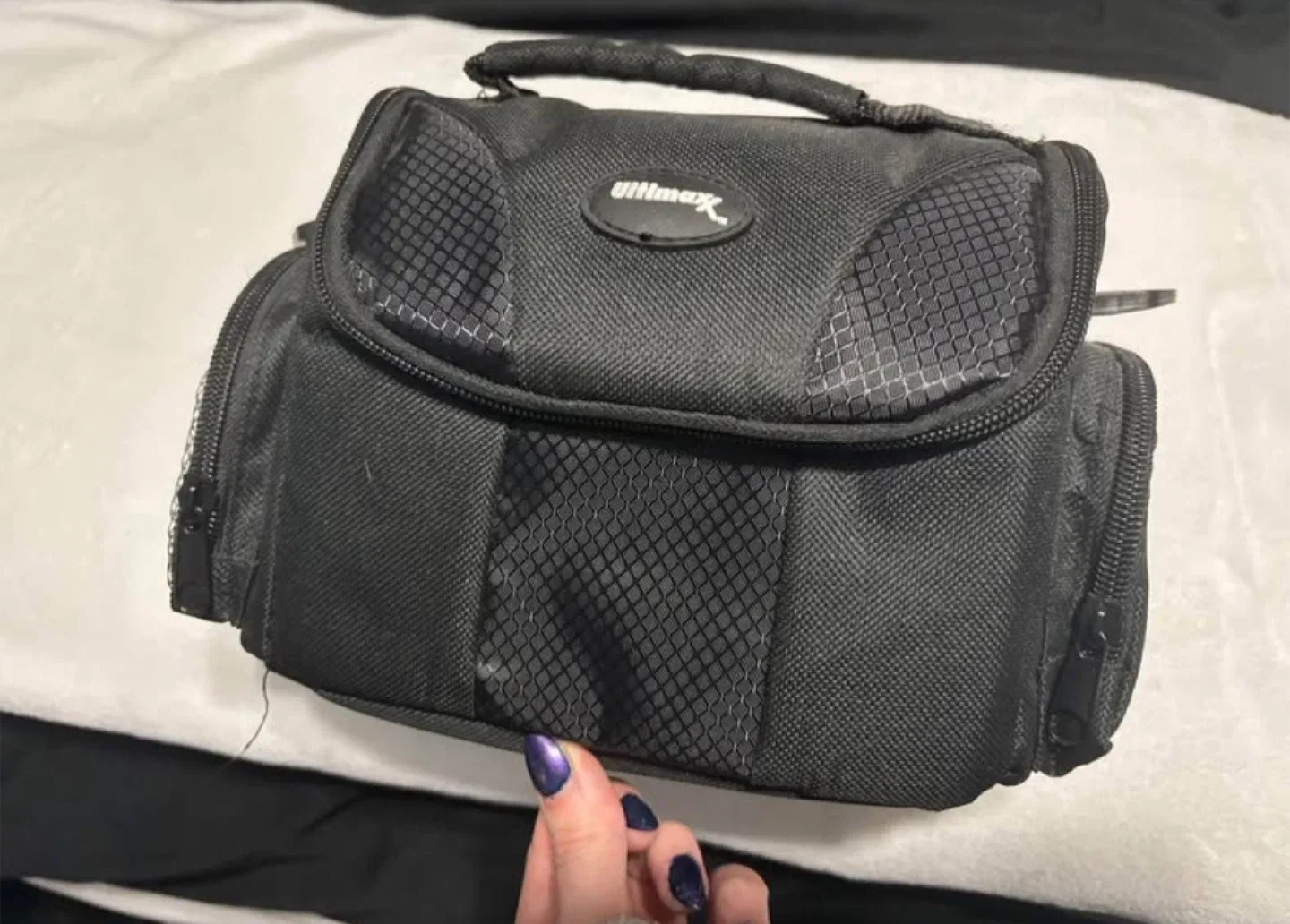 Canon EOS 4000D Camera body with Charger & Bag image indicator(5)