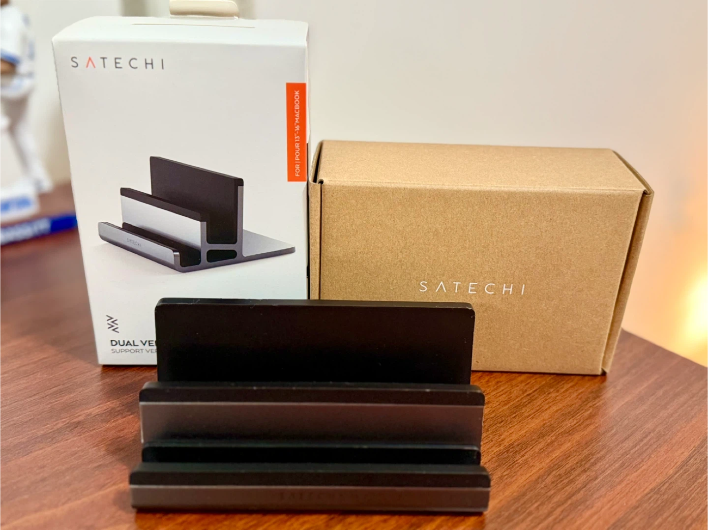 SATECHI Dual Vertical Laptop Stand - photo 3