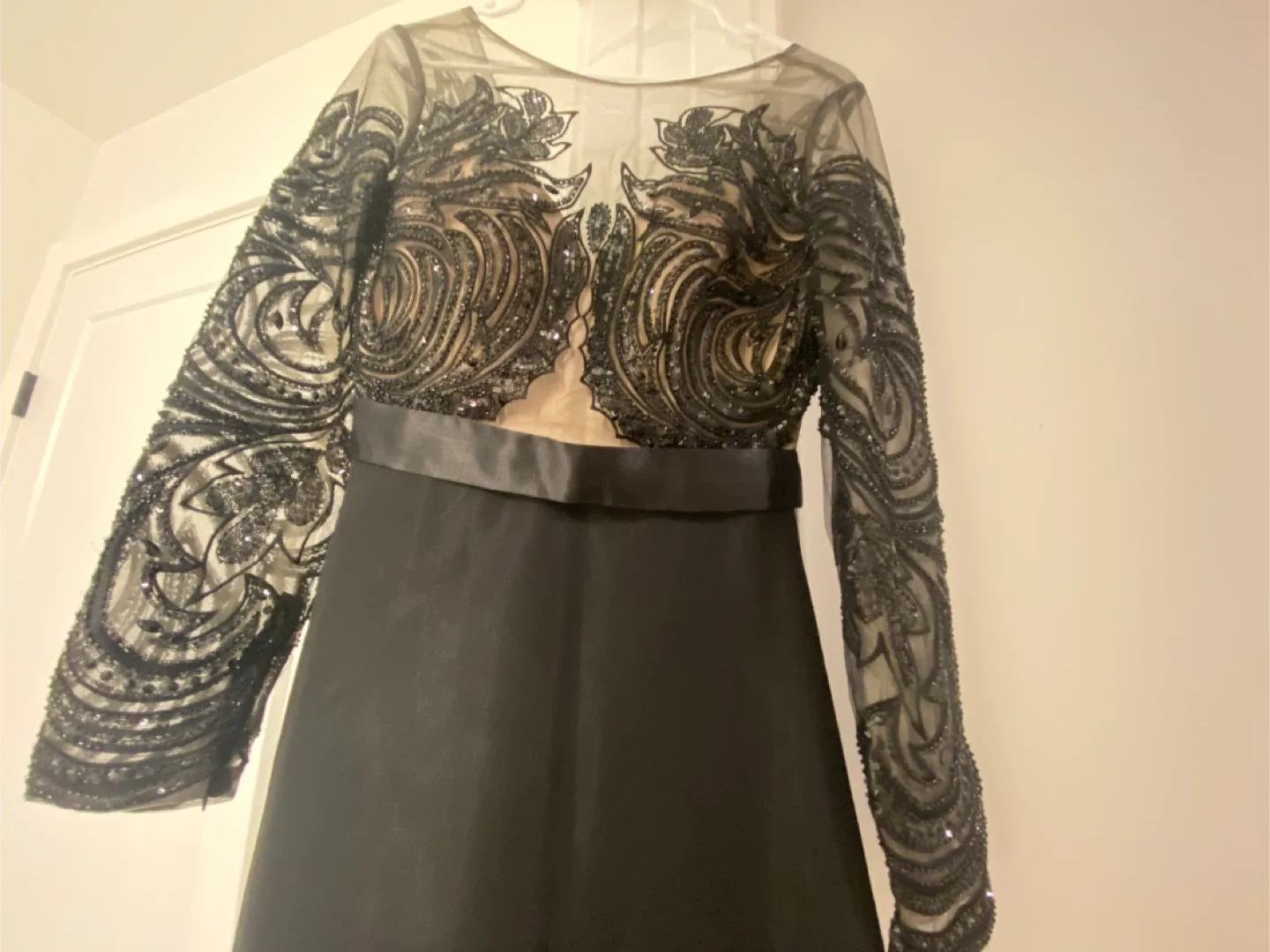 Prom Dress – Elegant Black, Size Small (Excellent Condition) image indicator(3)