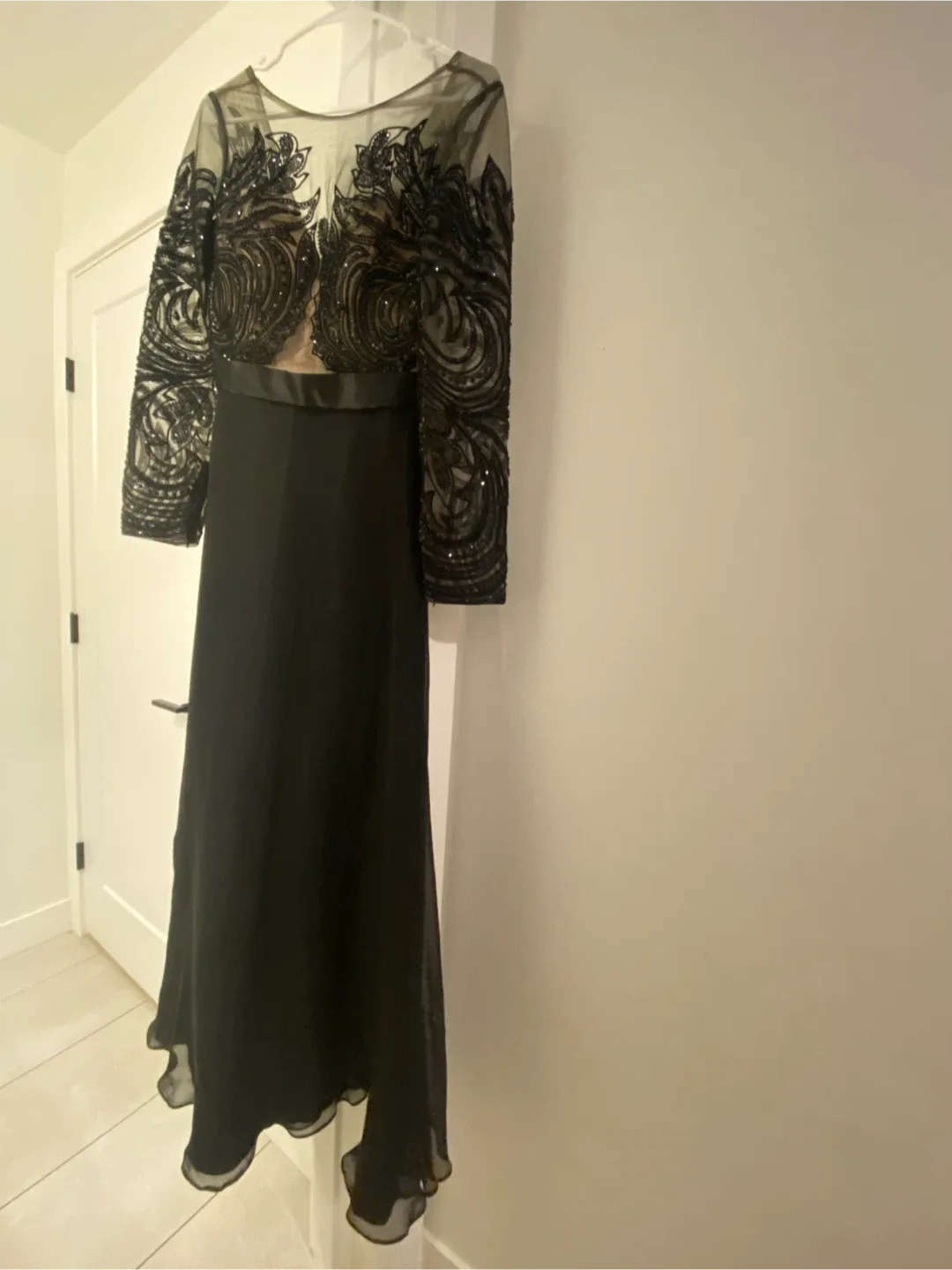 Prom Dress – Elegant Black, Size Small (Excellent Condition) image indicator(6)