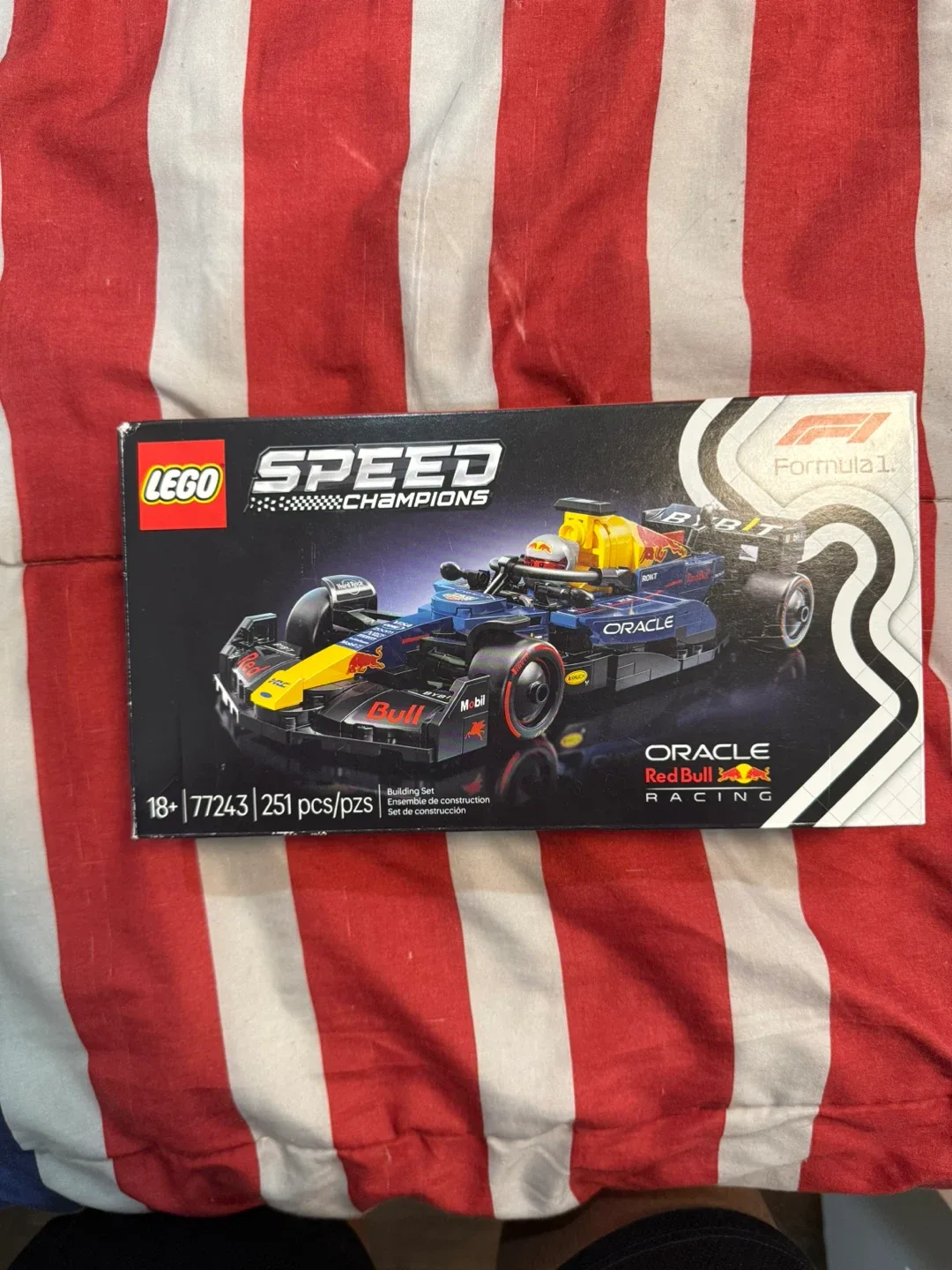 LEGO Speed Champions Oracle Red Bull Racing Formula 1 Car thumbnail