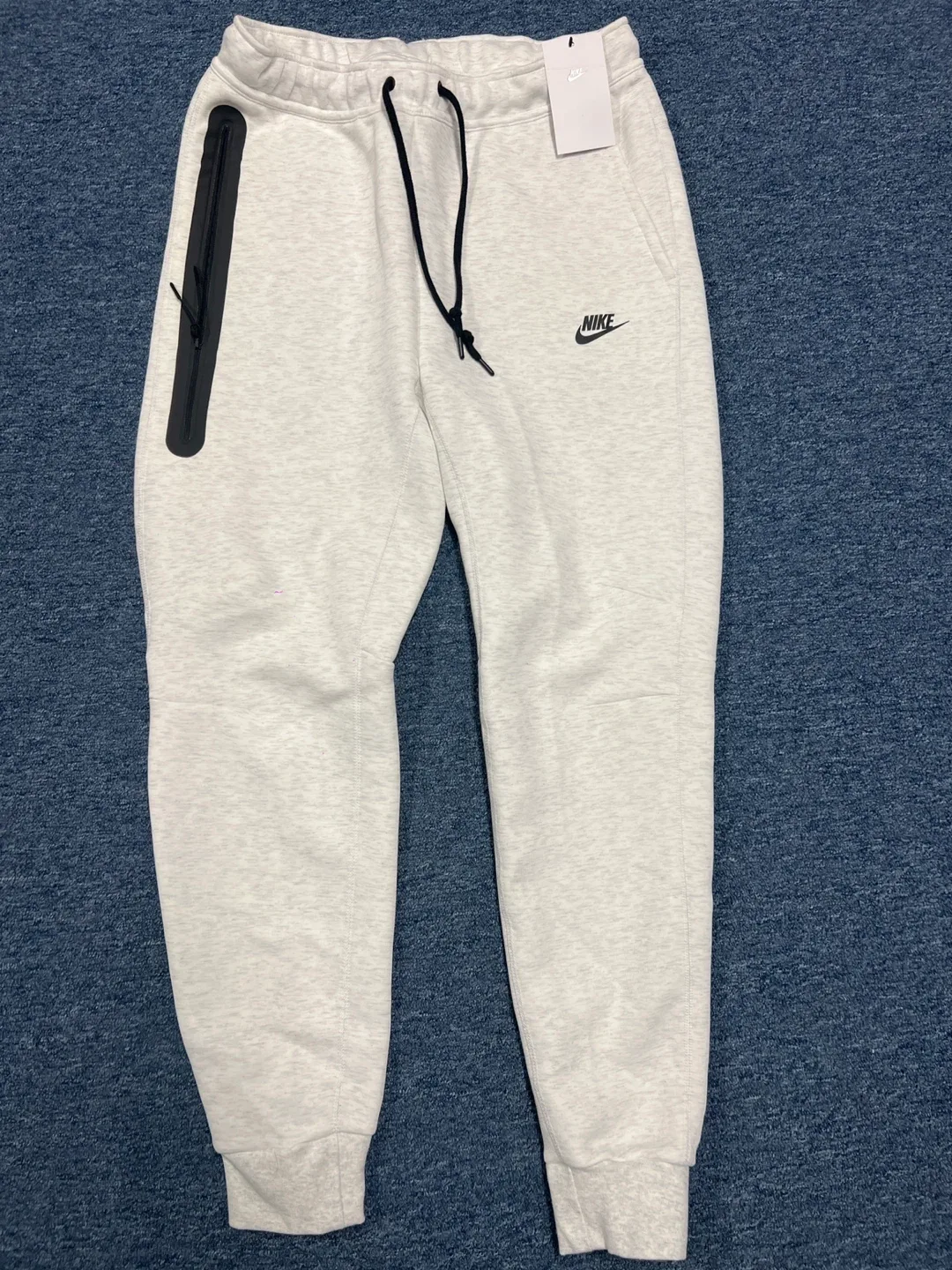 Nike Tech Fleece- Size Large hoodie Size Medium pants image indicator(2)