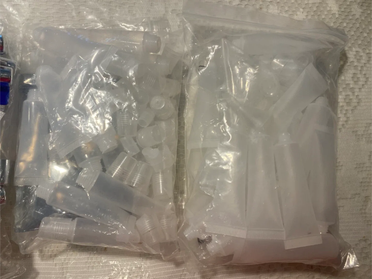 Lip Gloss Tubes & Jars image indicator(8)