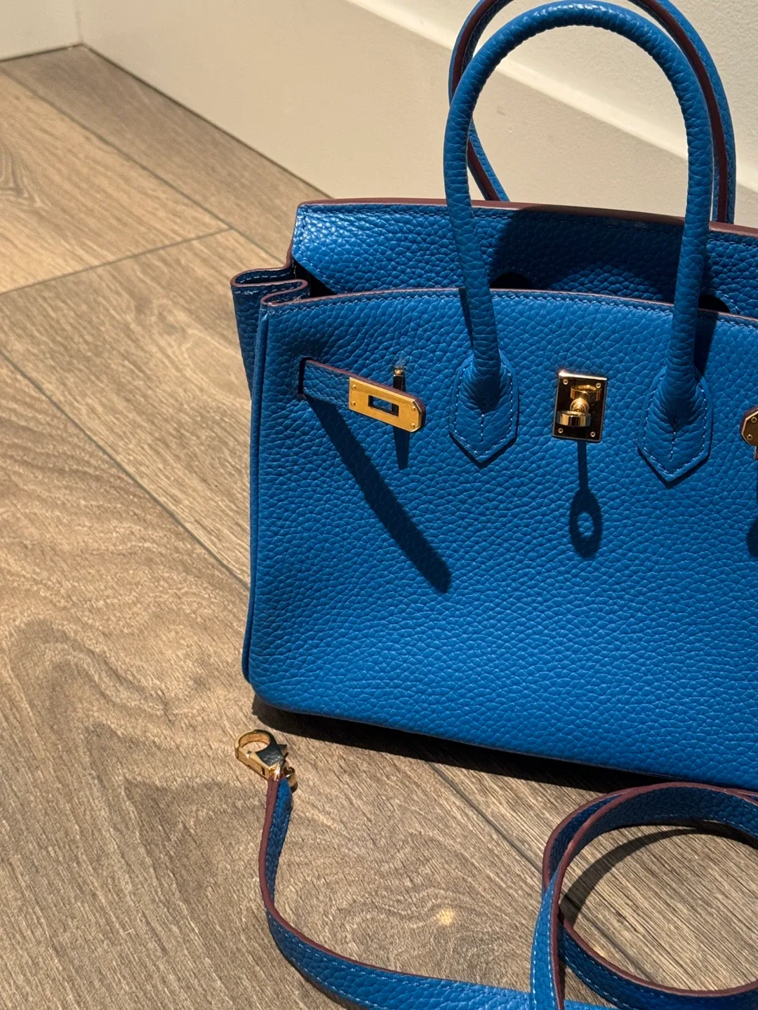 House of Hello 25 Blue Brise Handbag image indicator(2)