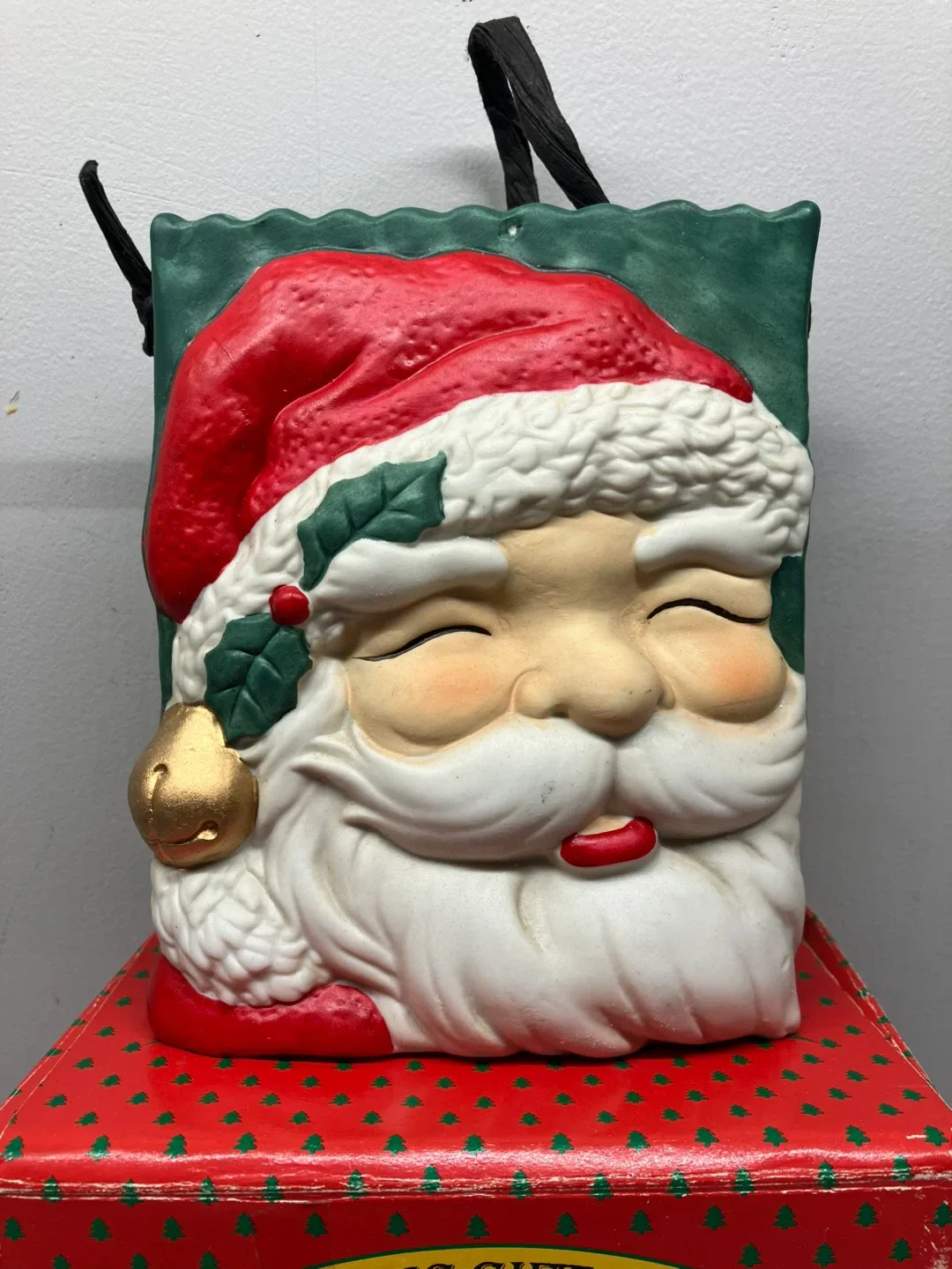 Vintage Santa Claus Ceramic Gift Bag - 5” x 6” x 2” image indicator(6)