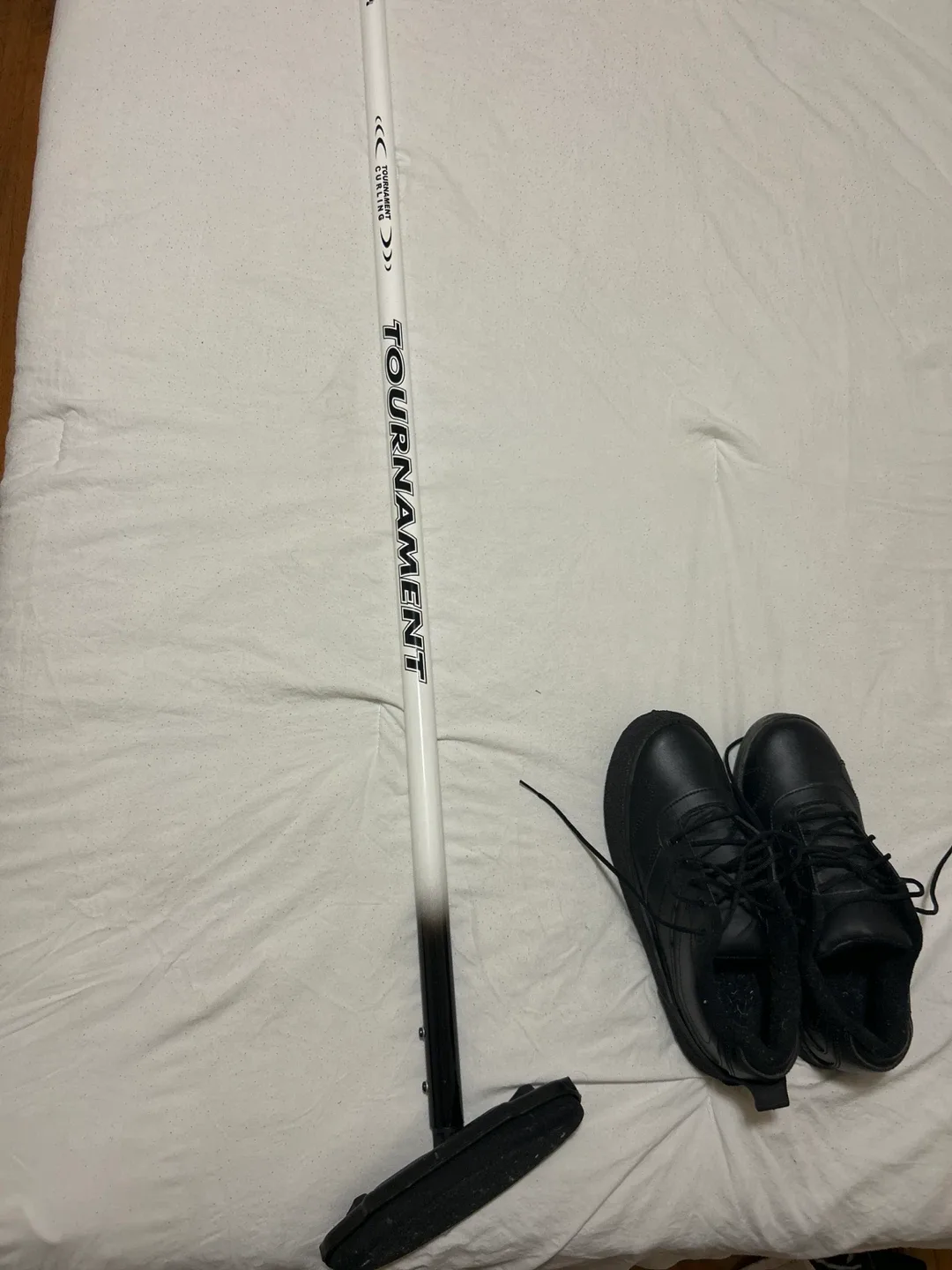 Curling shoes with rubber & Curling Broom image indicator(3)
