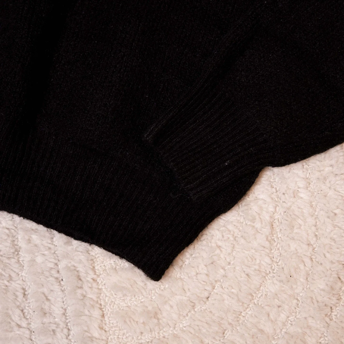 Oak + Fort Black Sweater - Size XS image indicator(3)