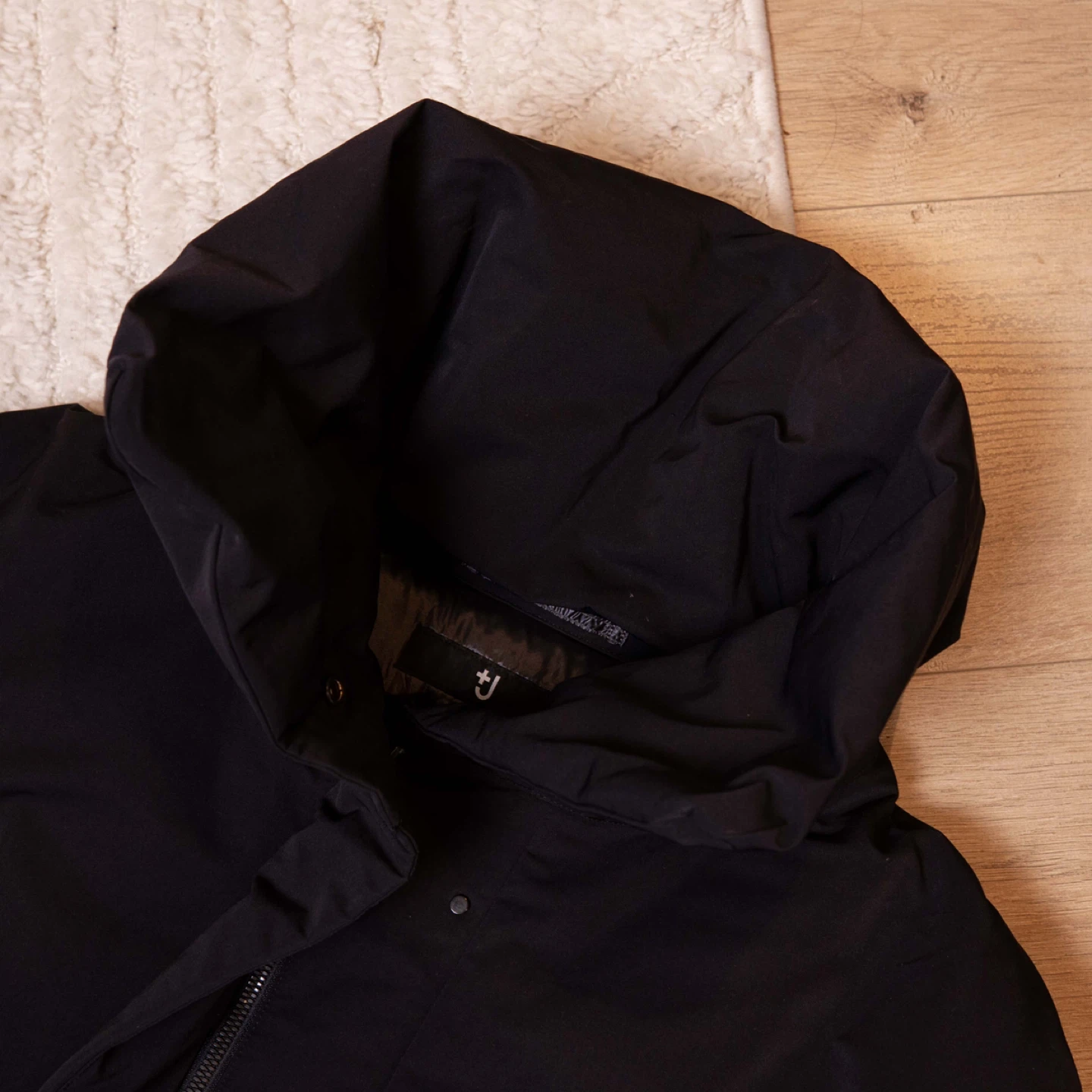 Uniqlo Black Hooded Puffer Jacket - Small - photo 4