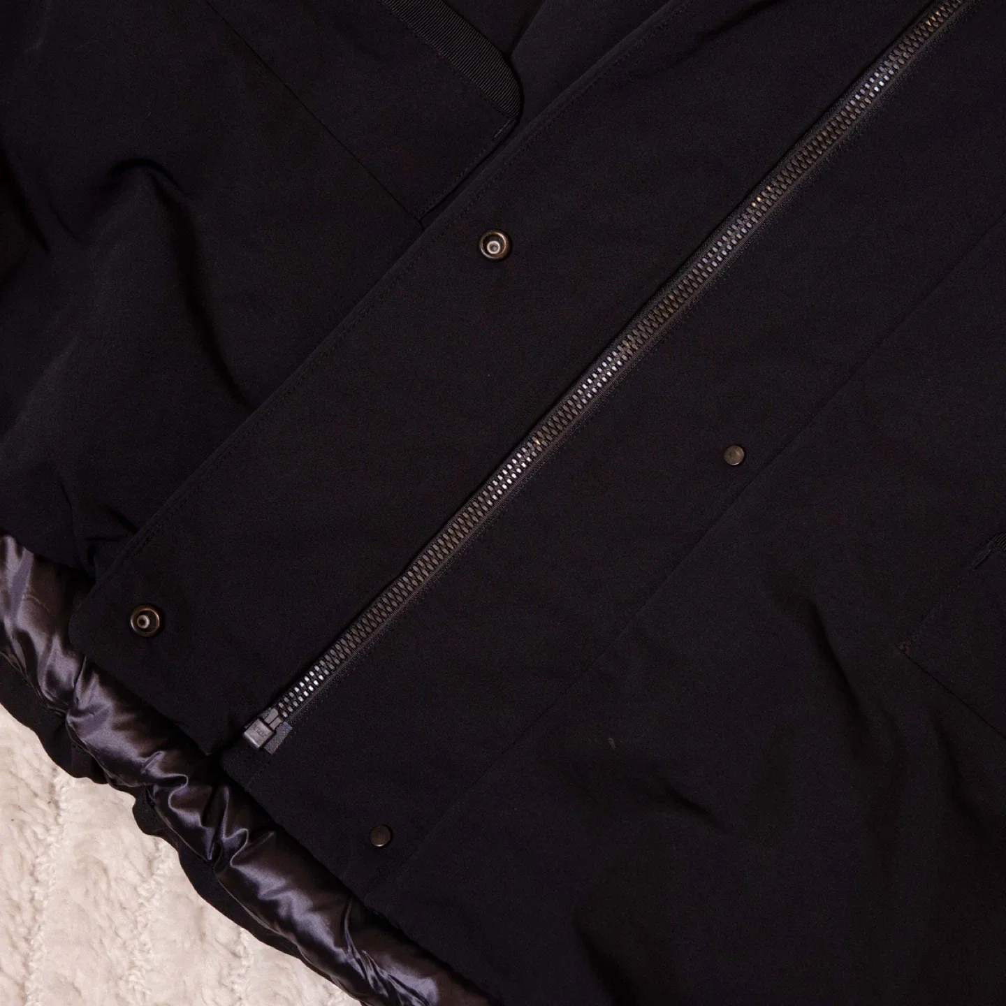 Uniqlo Black Hooded Puffer Jacket - Small image indicator(5)