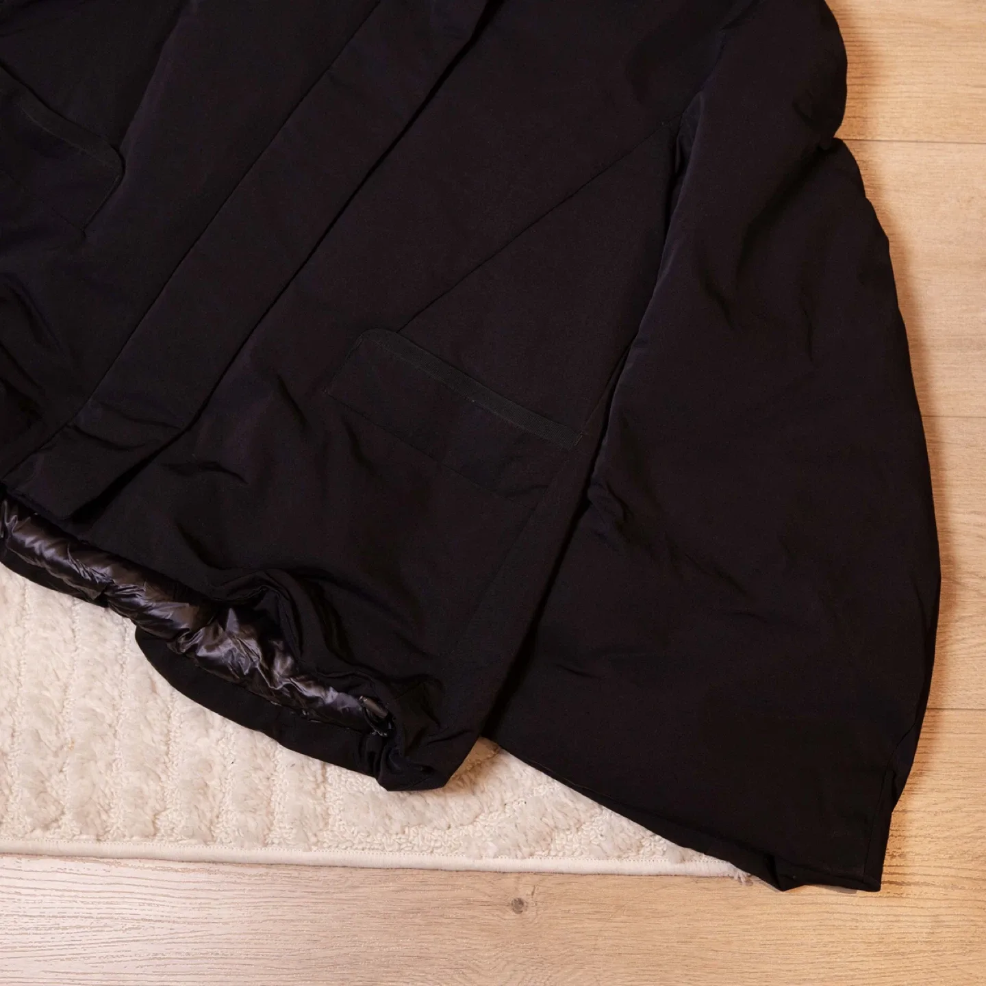 Uniqlo Black Hooded Puffer Jacket - Small image indicator(7)