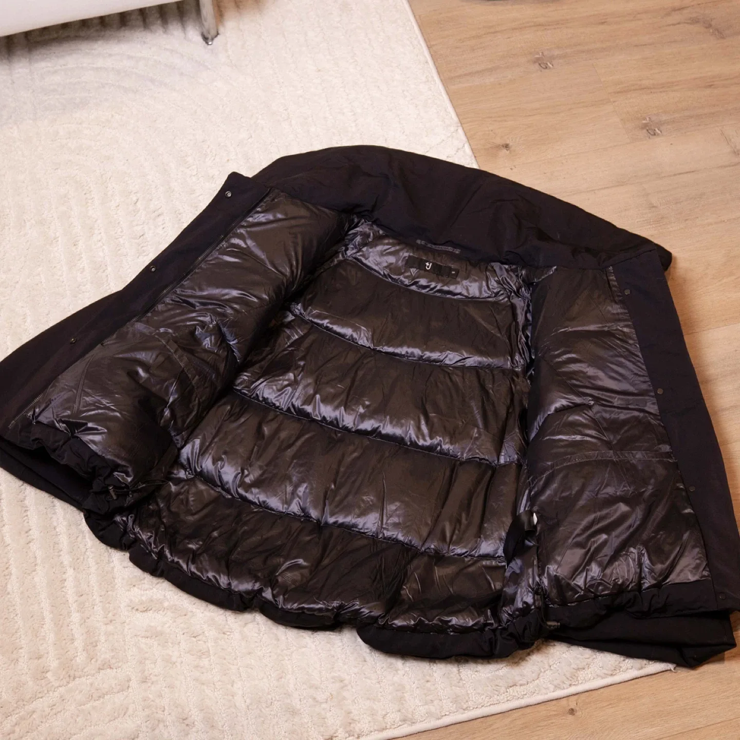 Uniqlo Black Hooded Puffer Jacket - Small image indicator(9)