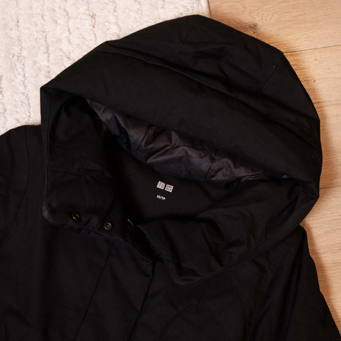 Uniqlo Black Down puffer Jacket - Size XS image indicator(2)