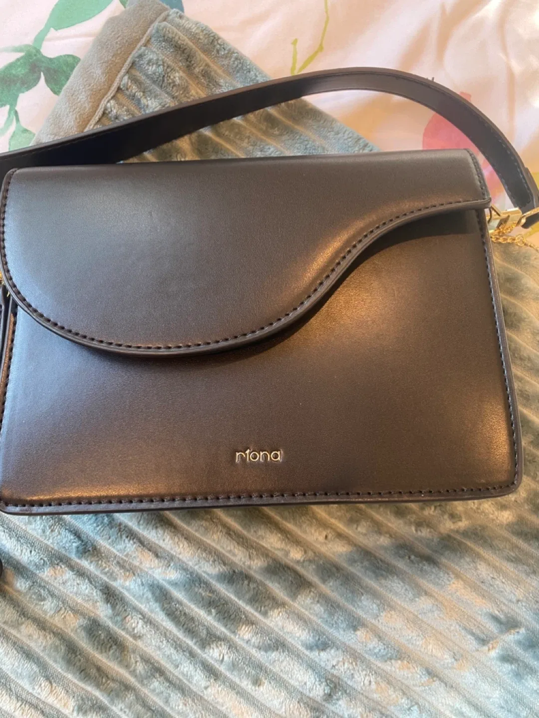 Black purse image indicator(2)