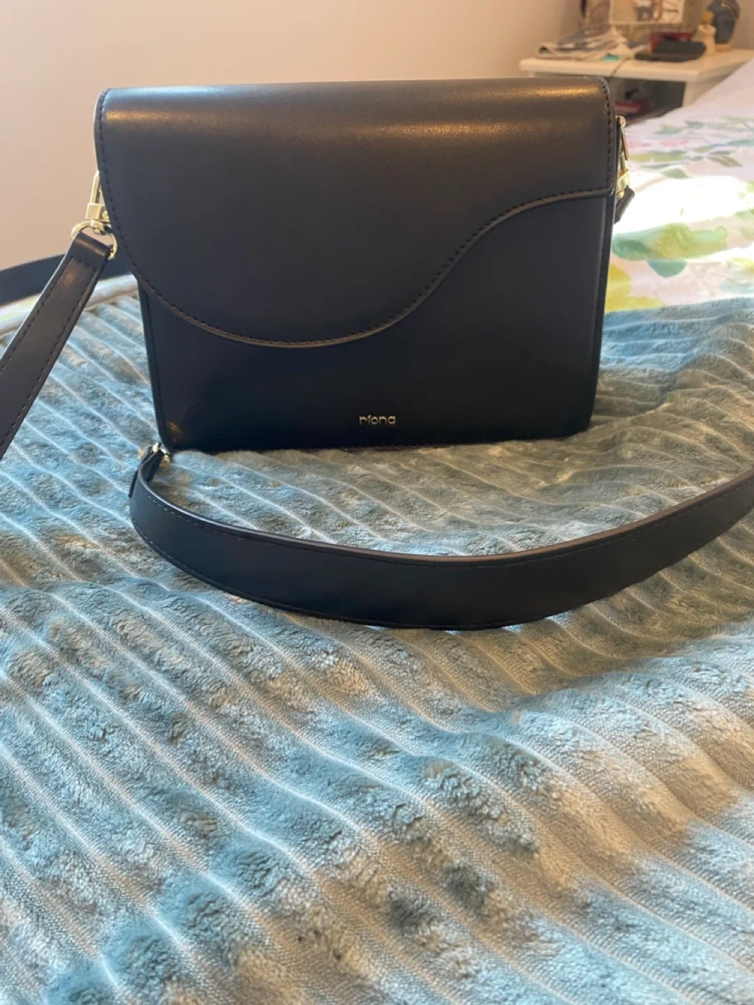 Black purse image indicator(3)