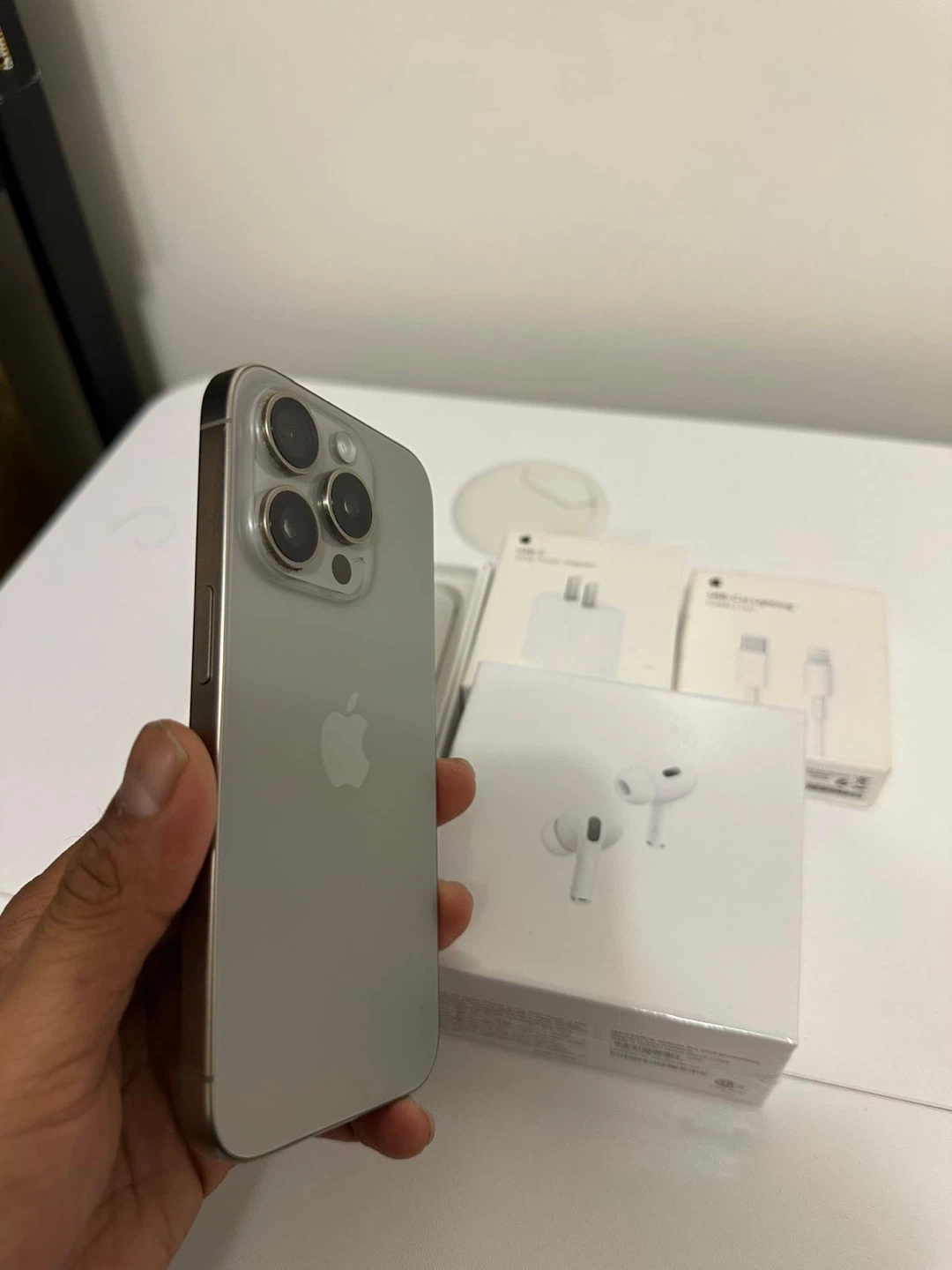 iPhone 15 pro 128 gb **Free Airpods/Fast Charging** - photo 3