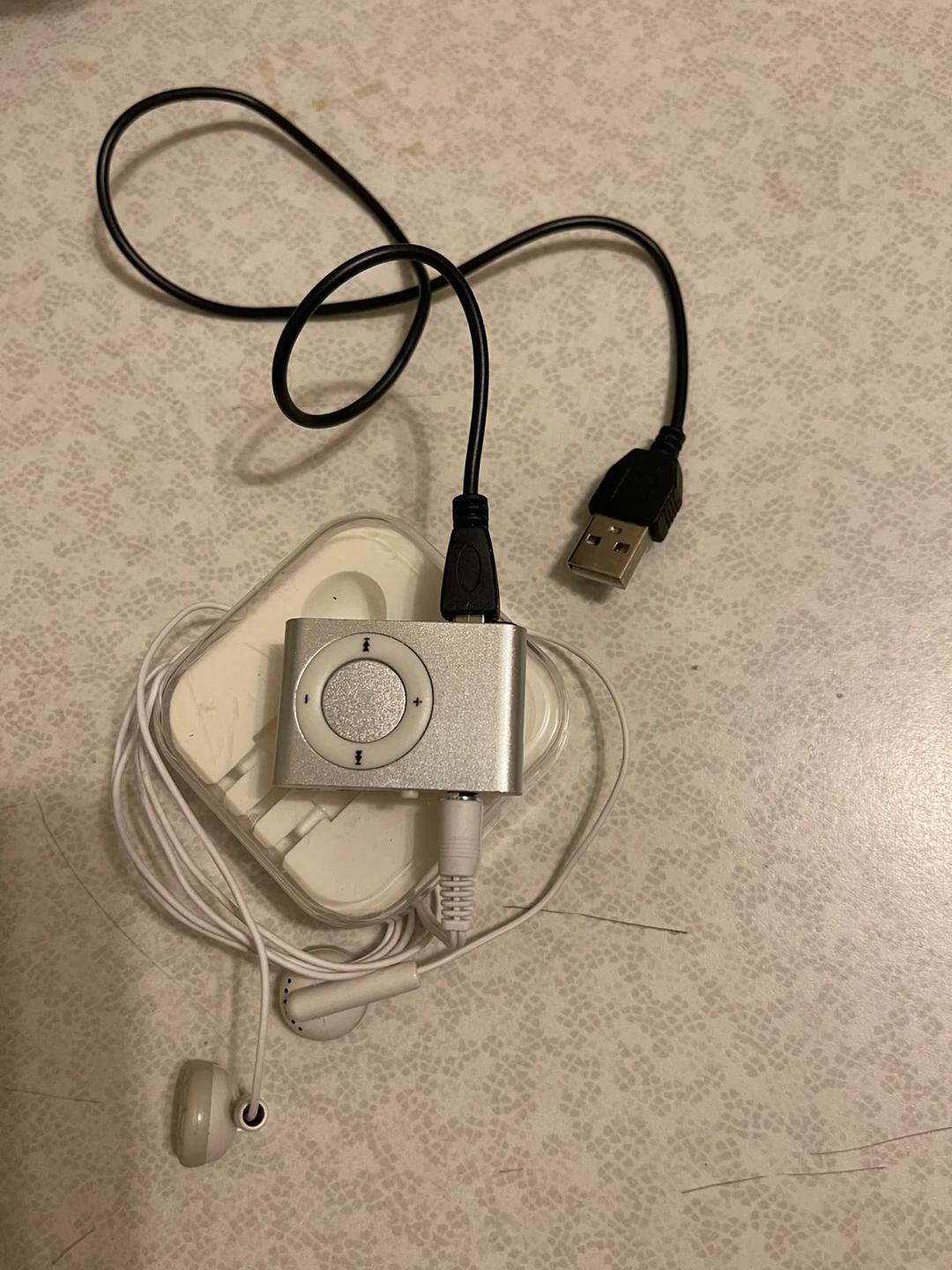 iPod Shuffle (Silver) with Headphones - photo 2