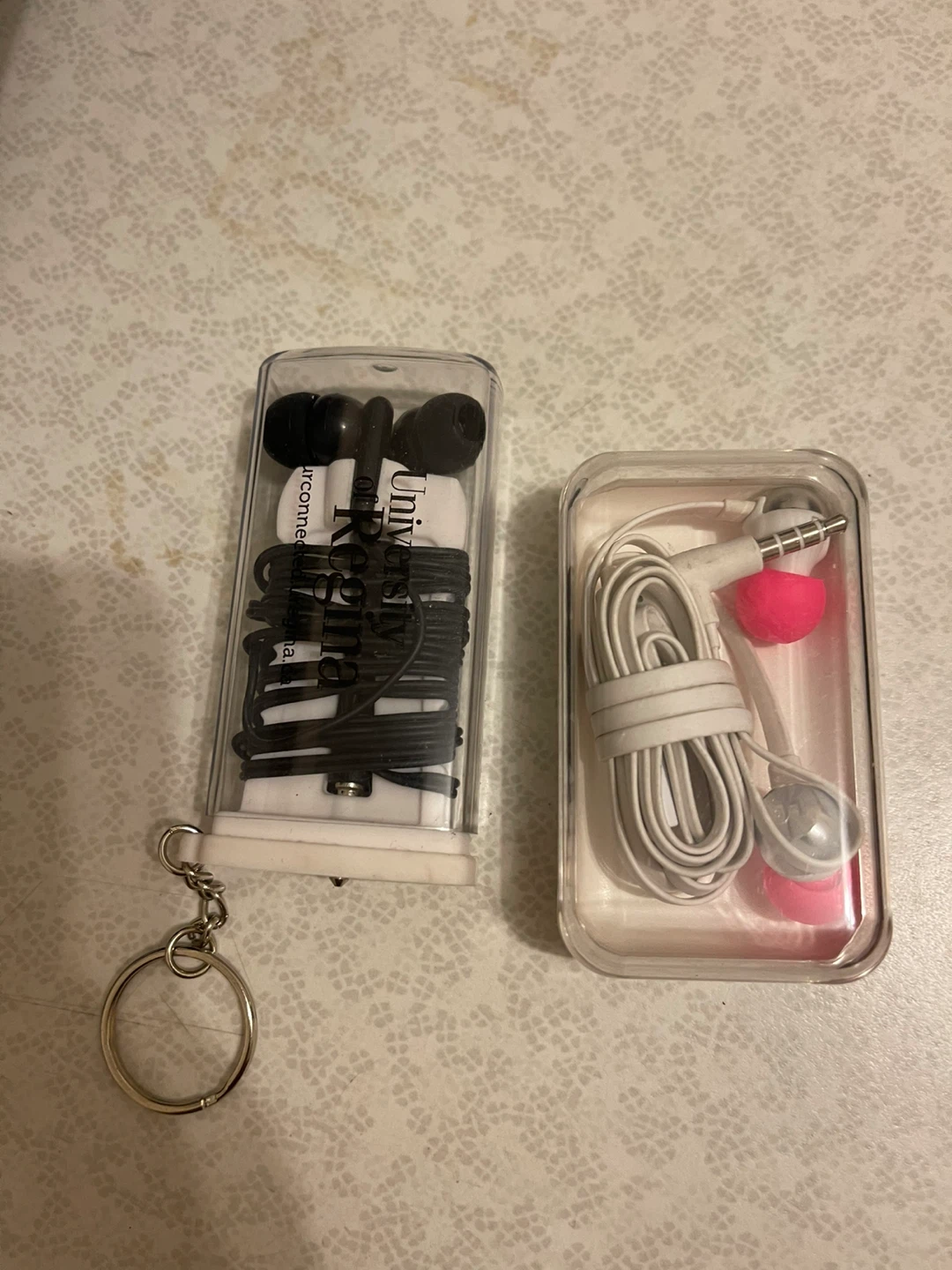 University Regina Earbuds