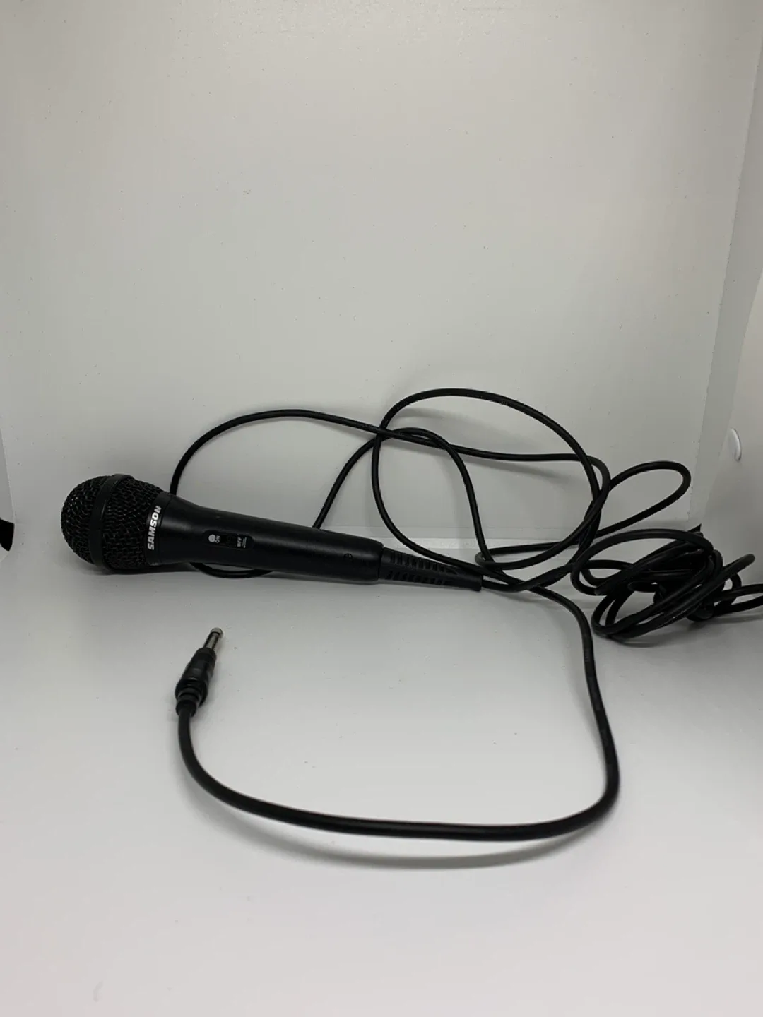 Samson Dynamic Microphone thumbnail