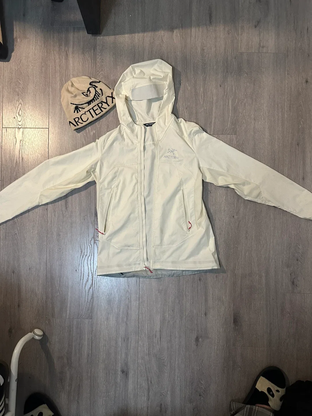 Arc'teryx Jacket - Women's Size Medium image indicator(2)