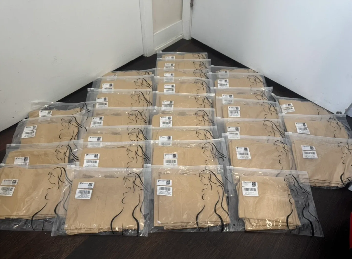 5 BRAND NEW packages Shapeware Bought from Netflix image indicator(5)