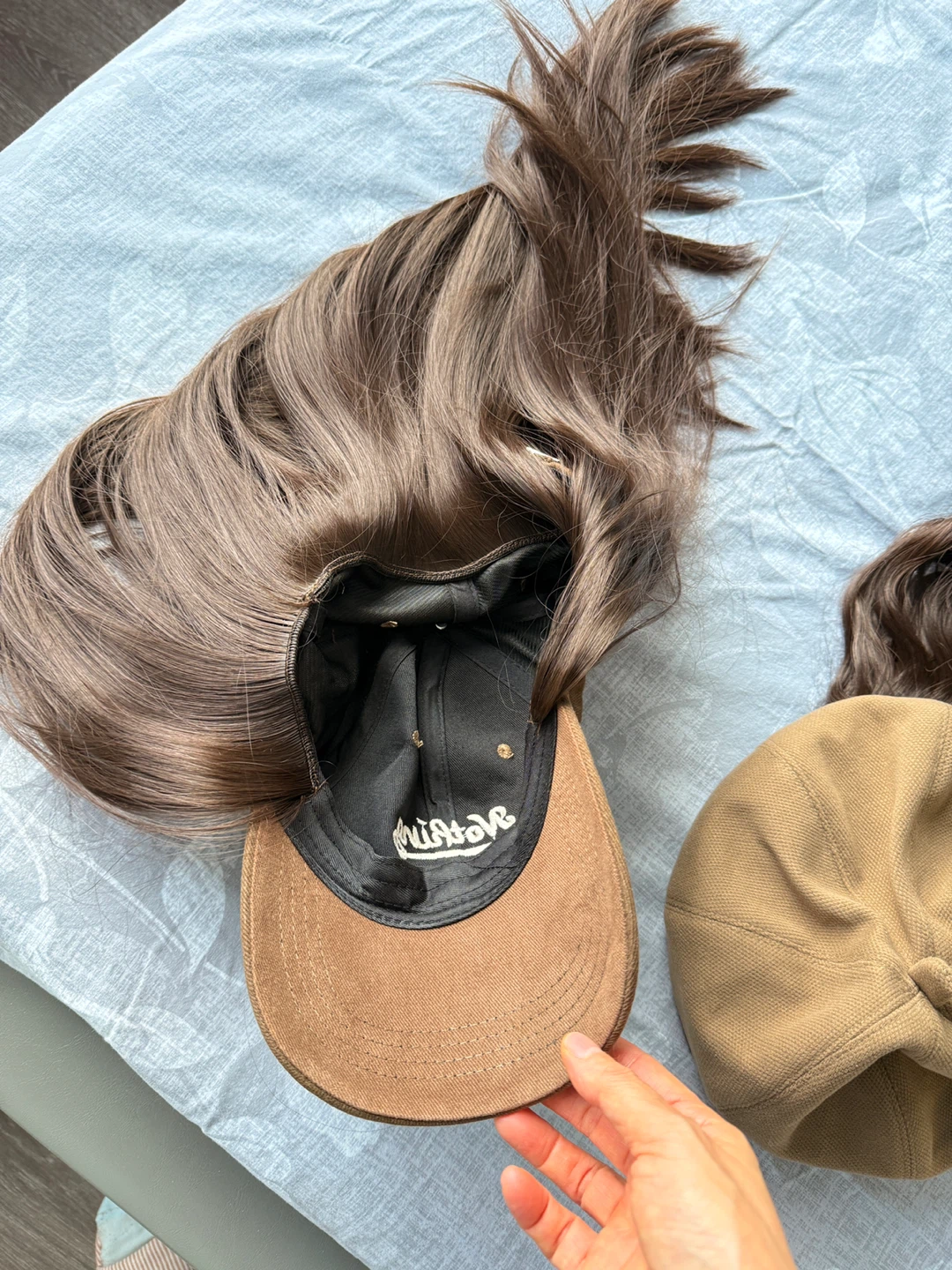 Wig with hat - photo 3