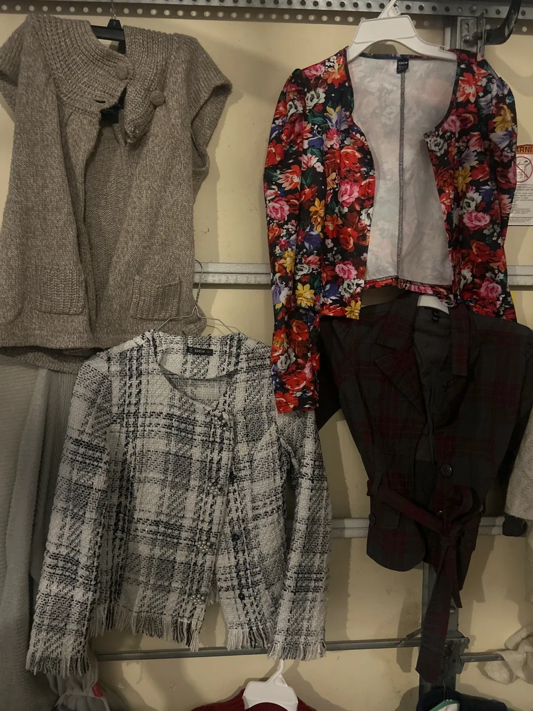 Assorted Women's Cardigans and Sweaters image indicator(4)