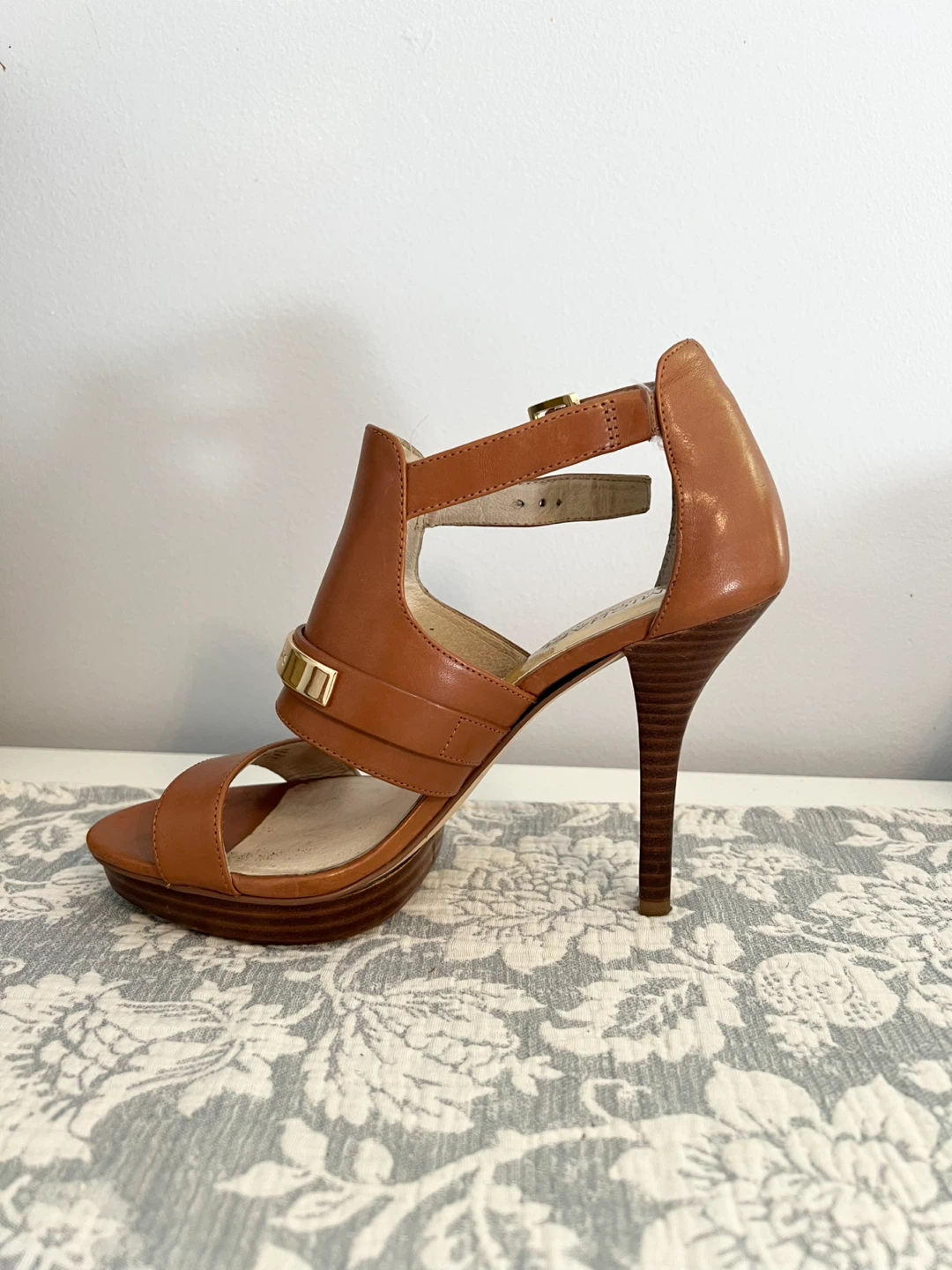 Michael Kors Brown Leather Heels - Size 7 - photo 3