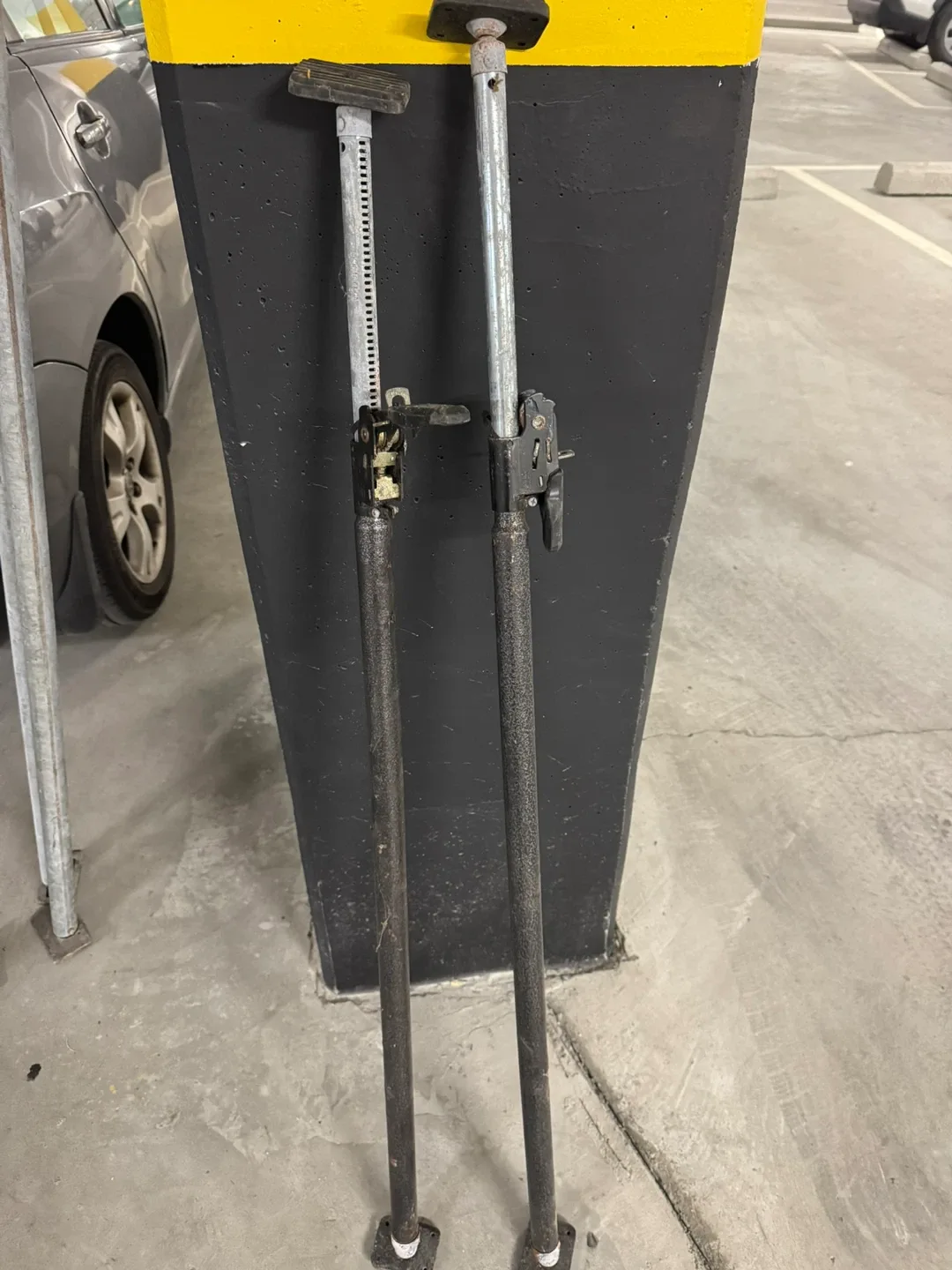 Adjustable Metal Support Props image indicator(2)