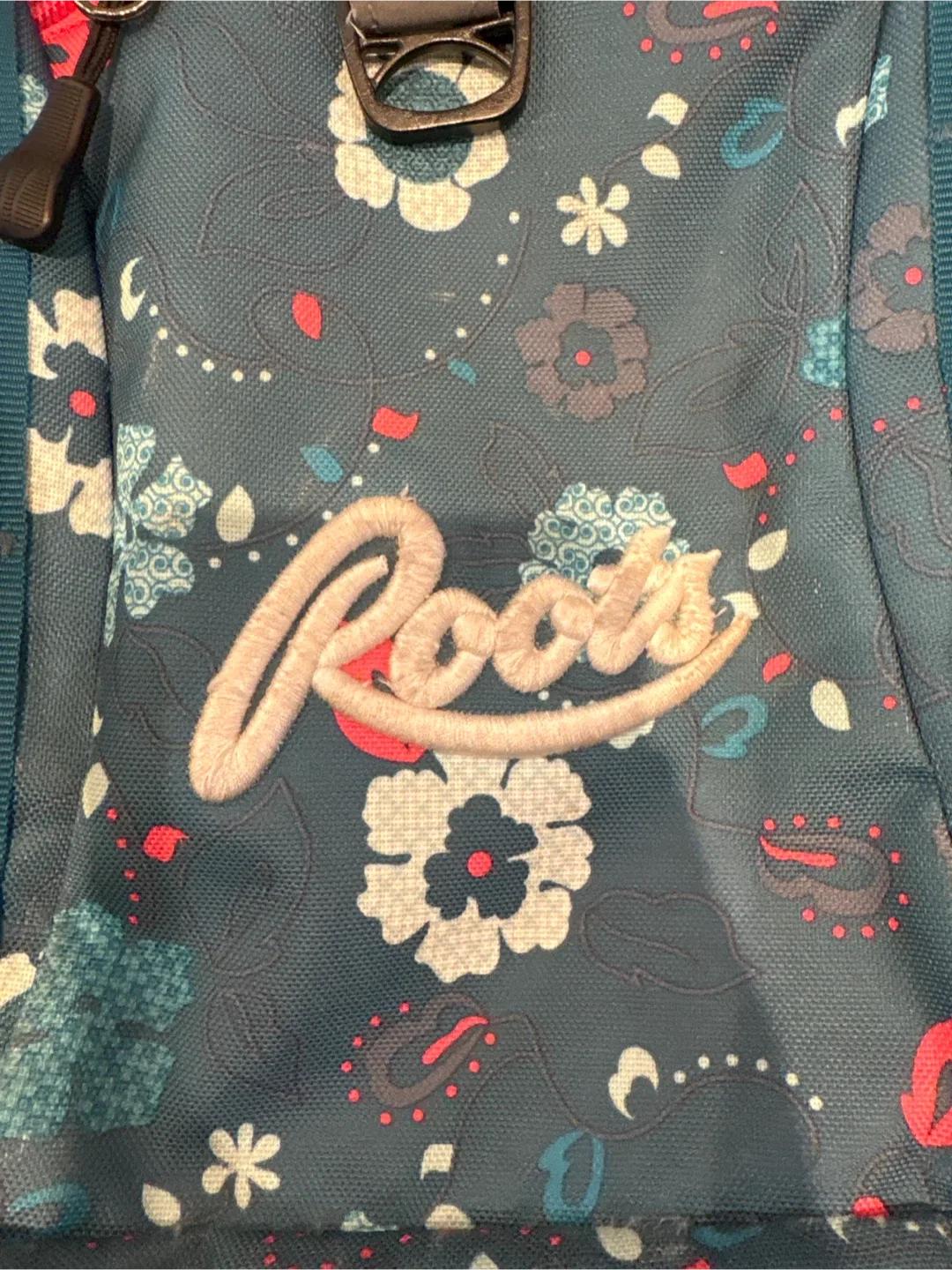 Roots Floral large Backpack image indicator(2)