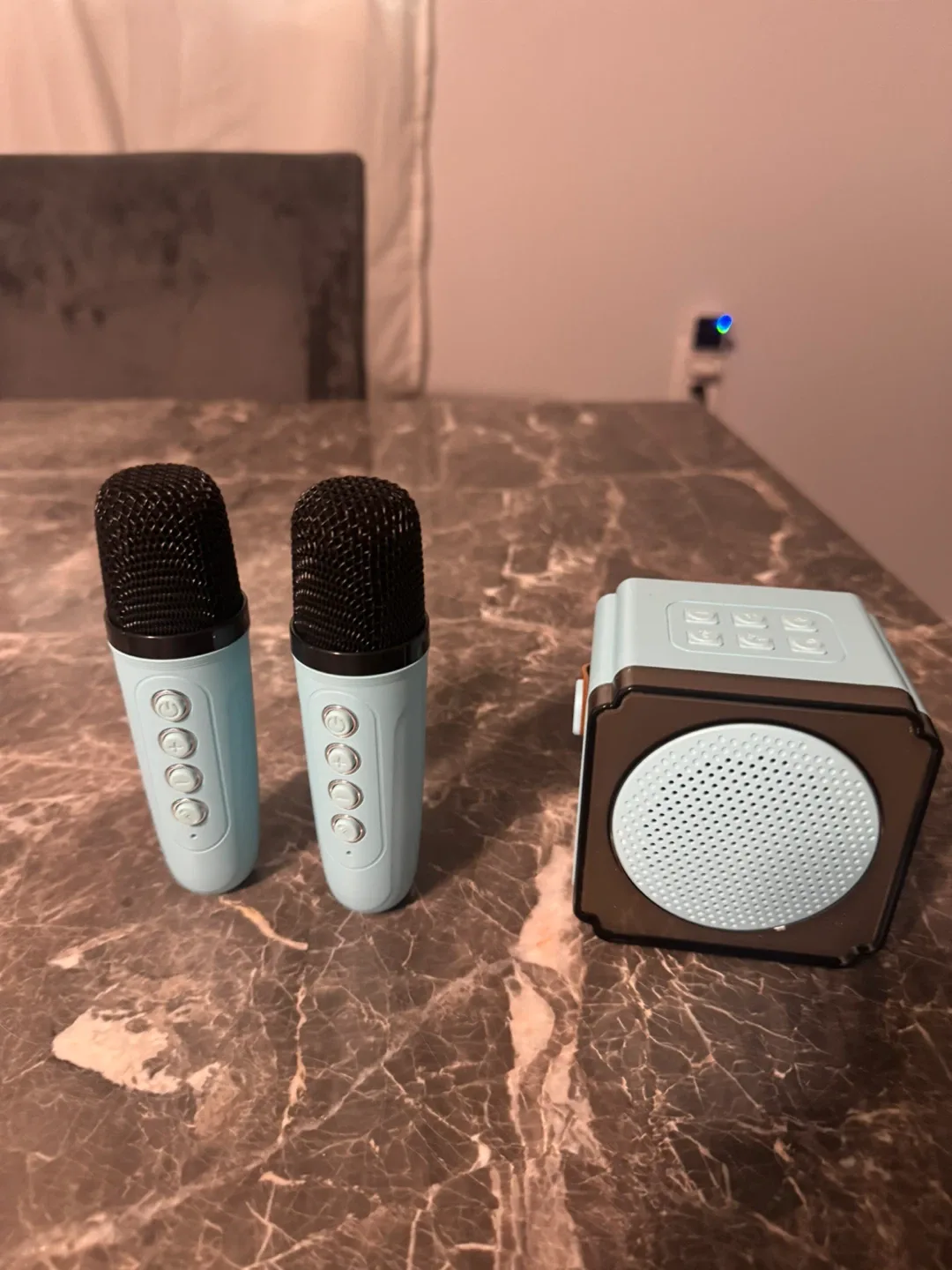 Colorful Karaoke Set Model P8 Wireless Speaker image indicator(3)