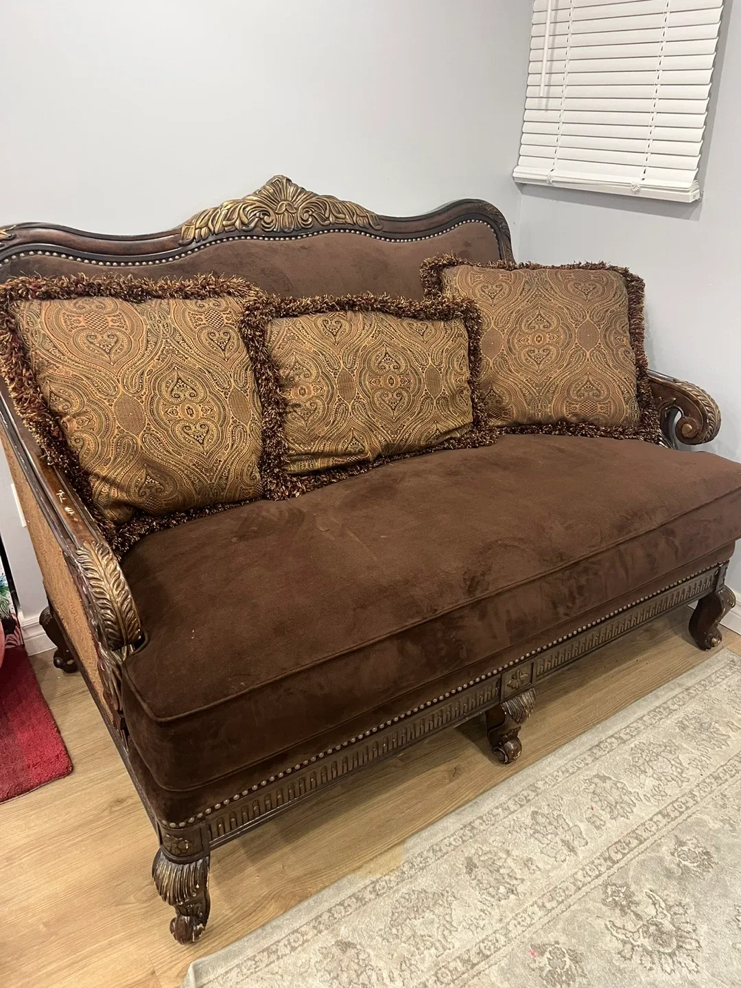 Ornate 6 Chairs Dining & Sofa Set image indicator(5)