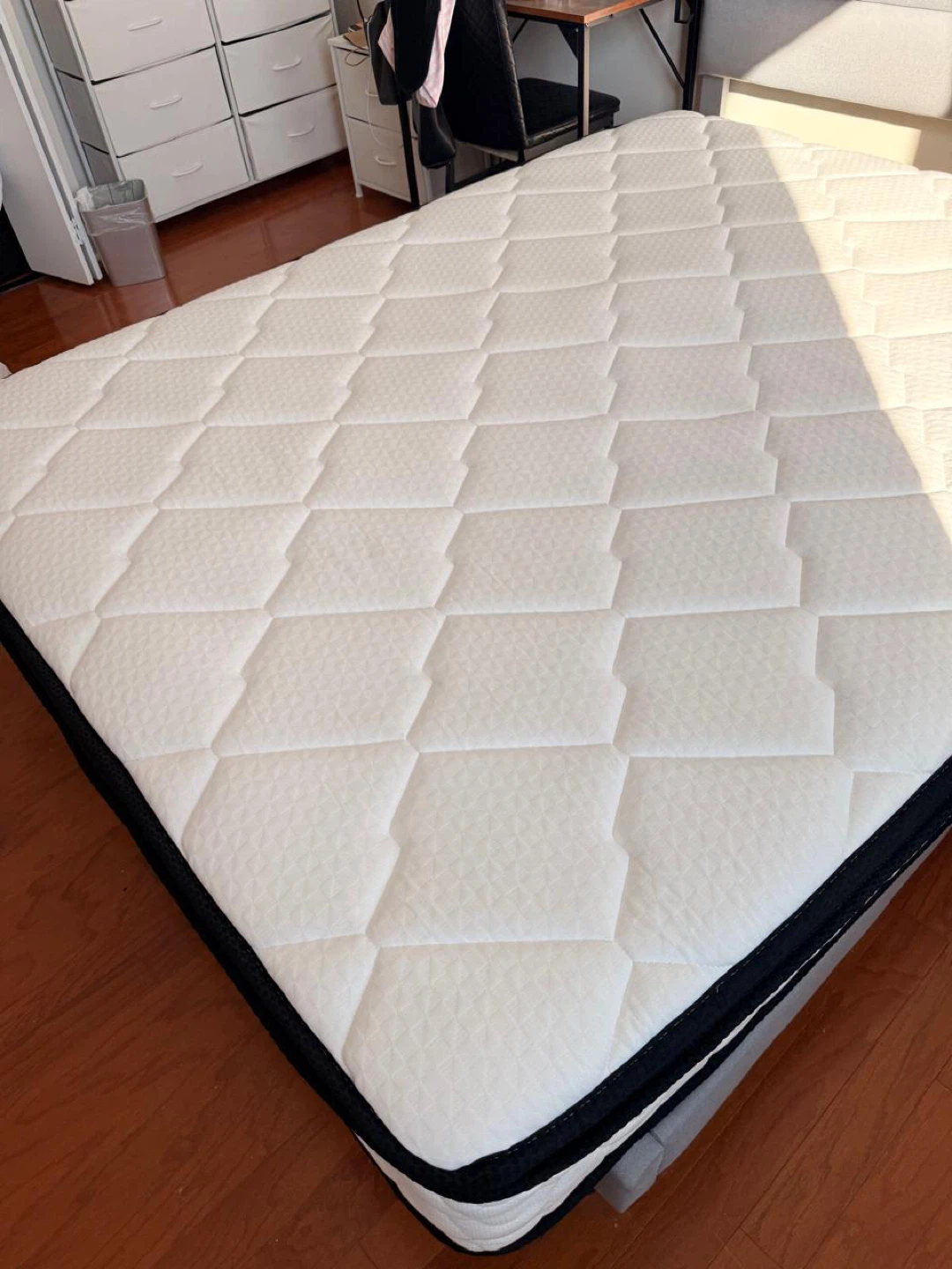 Queen size bed (Molbius Mattress&frame) - photo 4