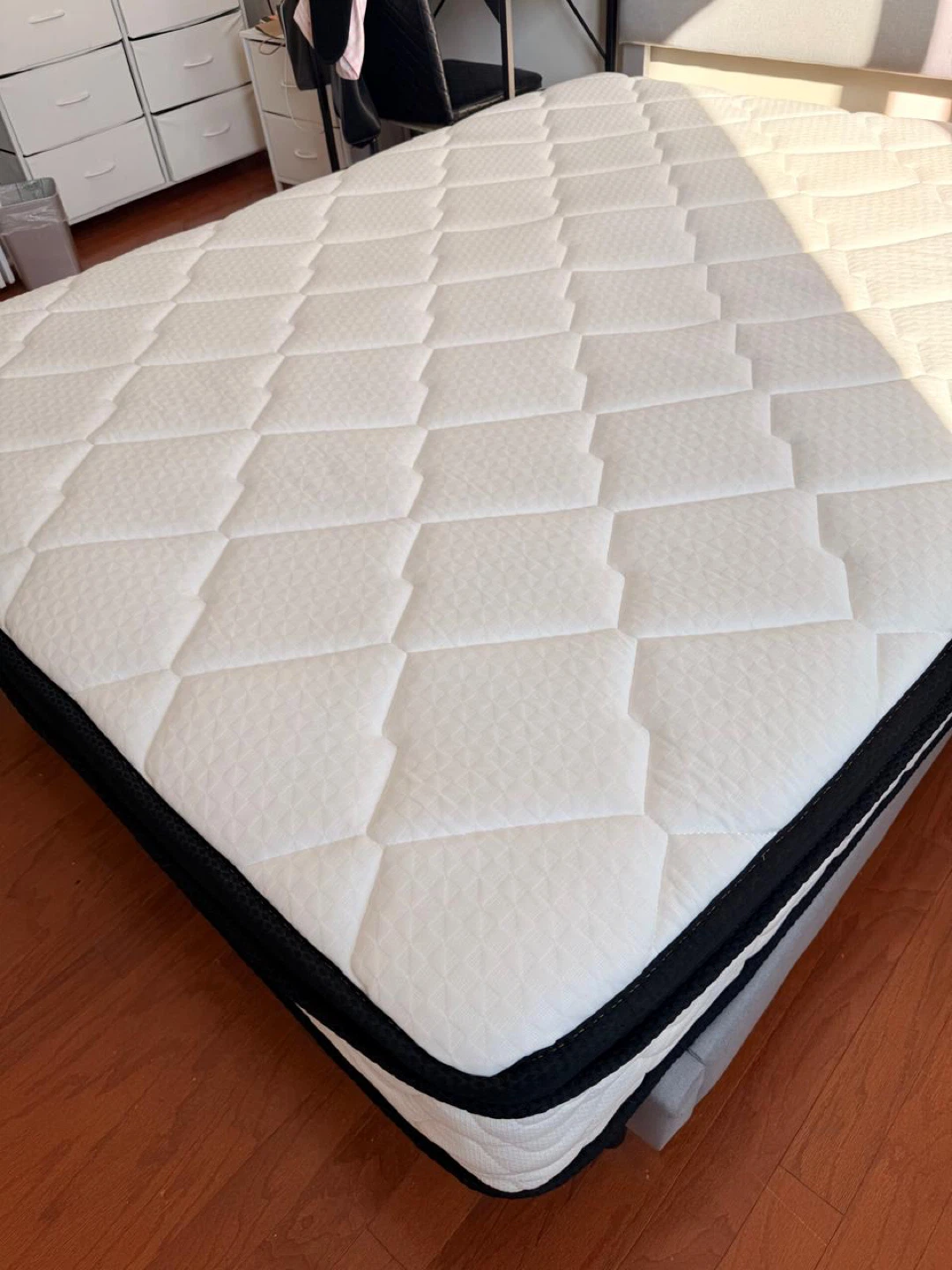 Queen size bed (Molbius Mattress&frame) - photo 2