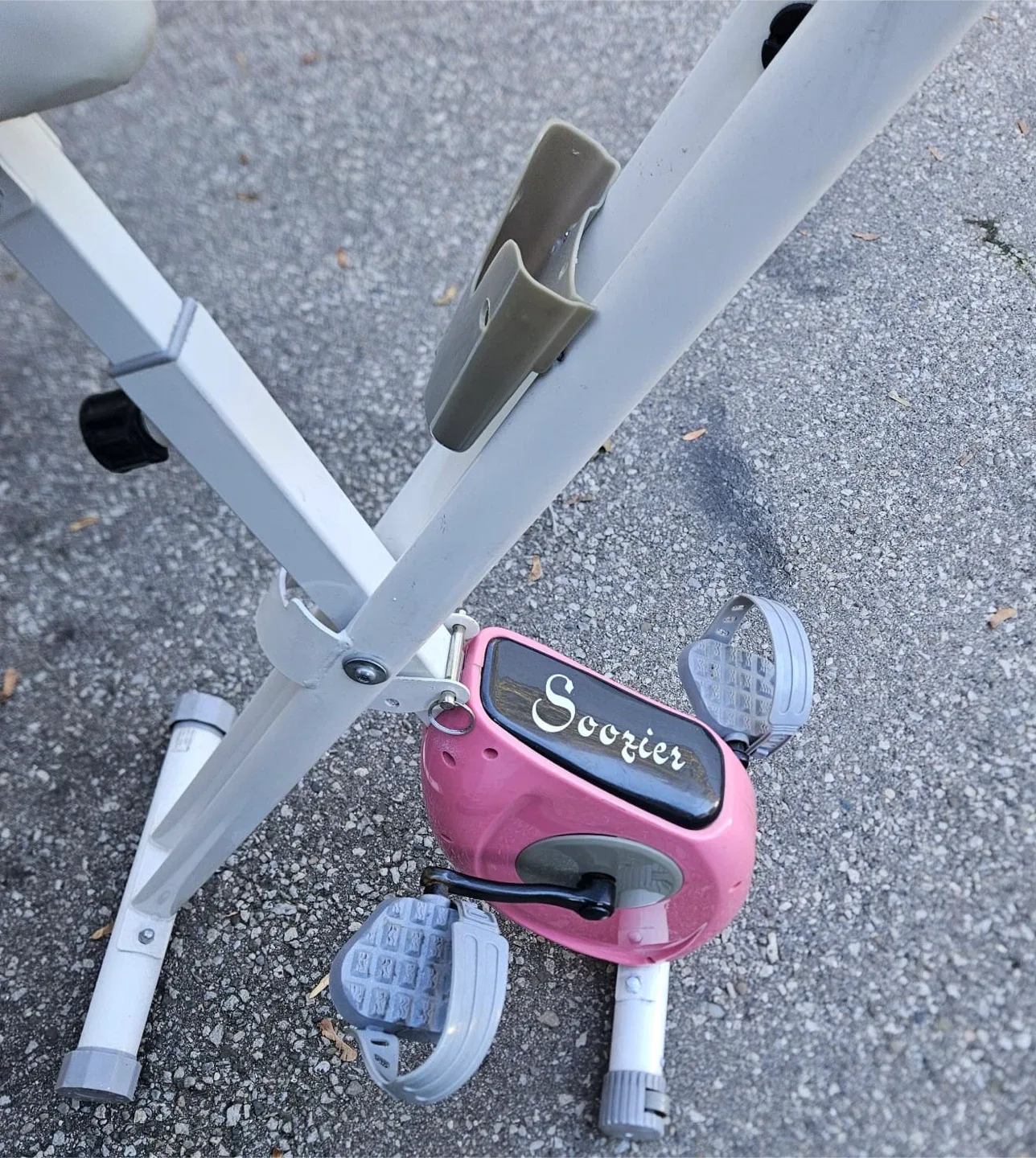 Sportspower Folding Exercise Bike image indicator(2)