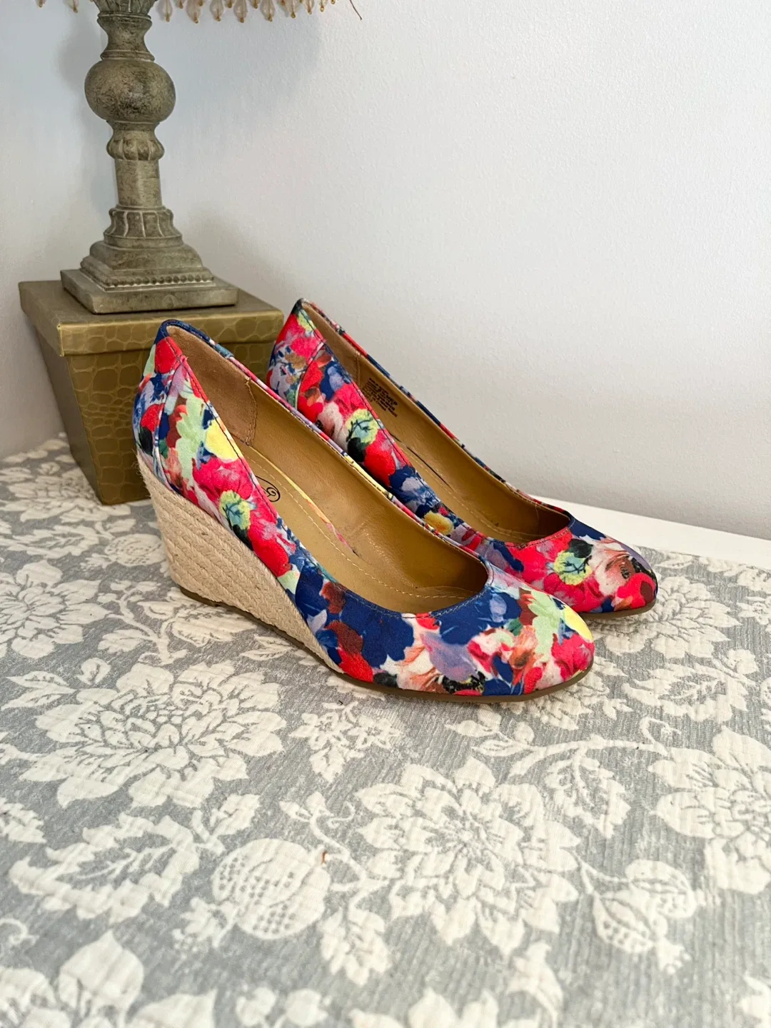 NEW Floral Wedge Heels - Size 7
