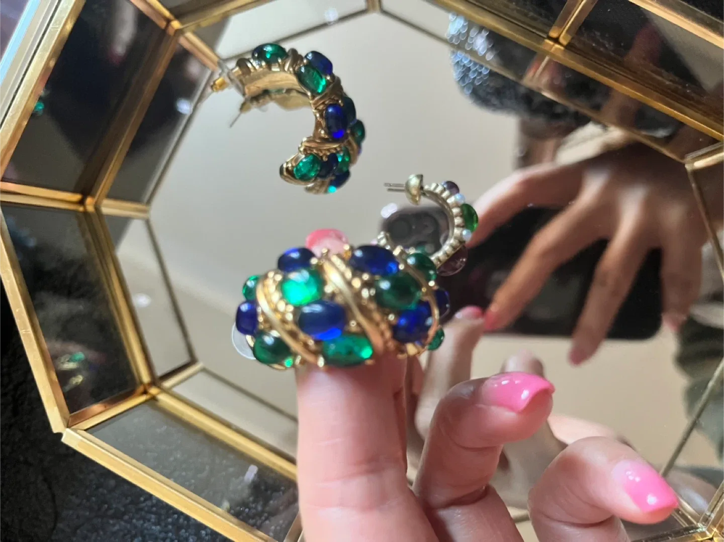 Vintage Style Hoop Earrings image indicator(2)