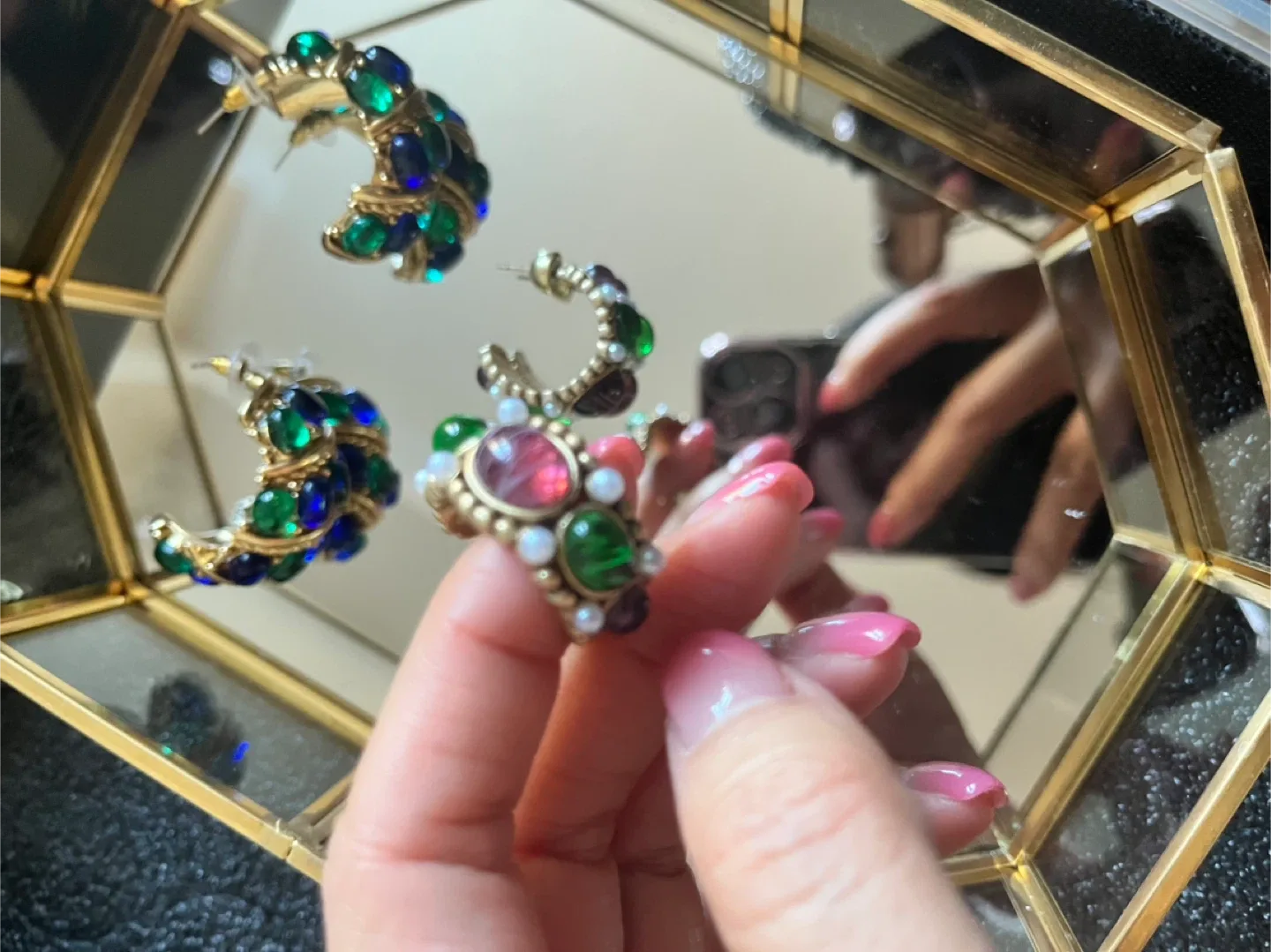 Vintage Style Hoop Earrings image indicator(3)