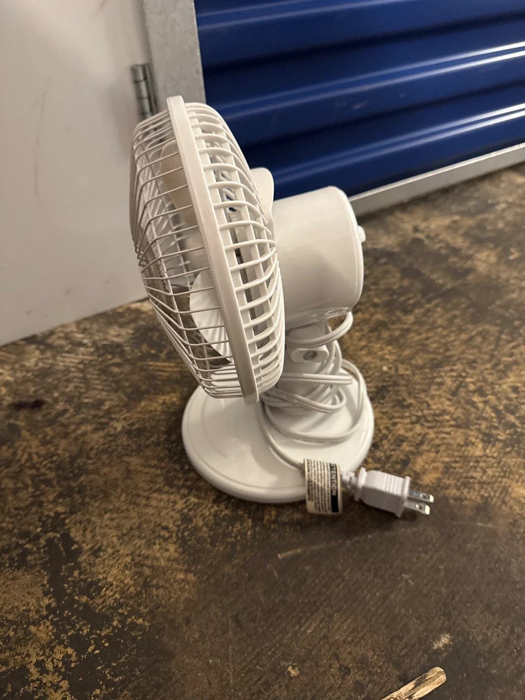 6” Diameter Living Solutions White Table Fan - photo 2