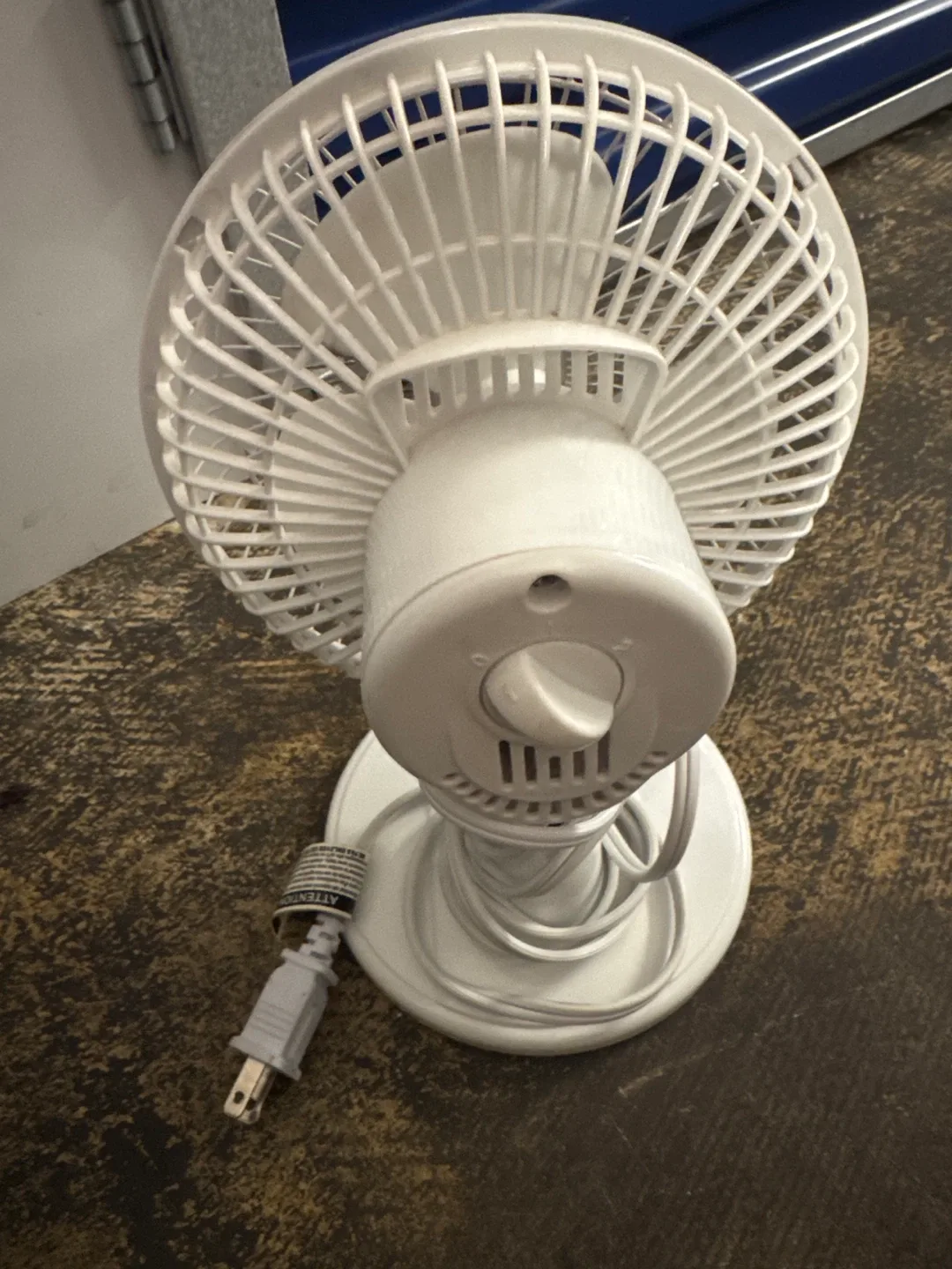 6” Diameter Living Solutions White Table Fan image indicator(3)