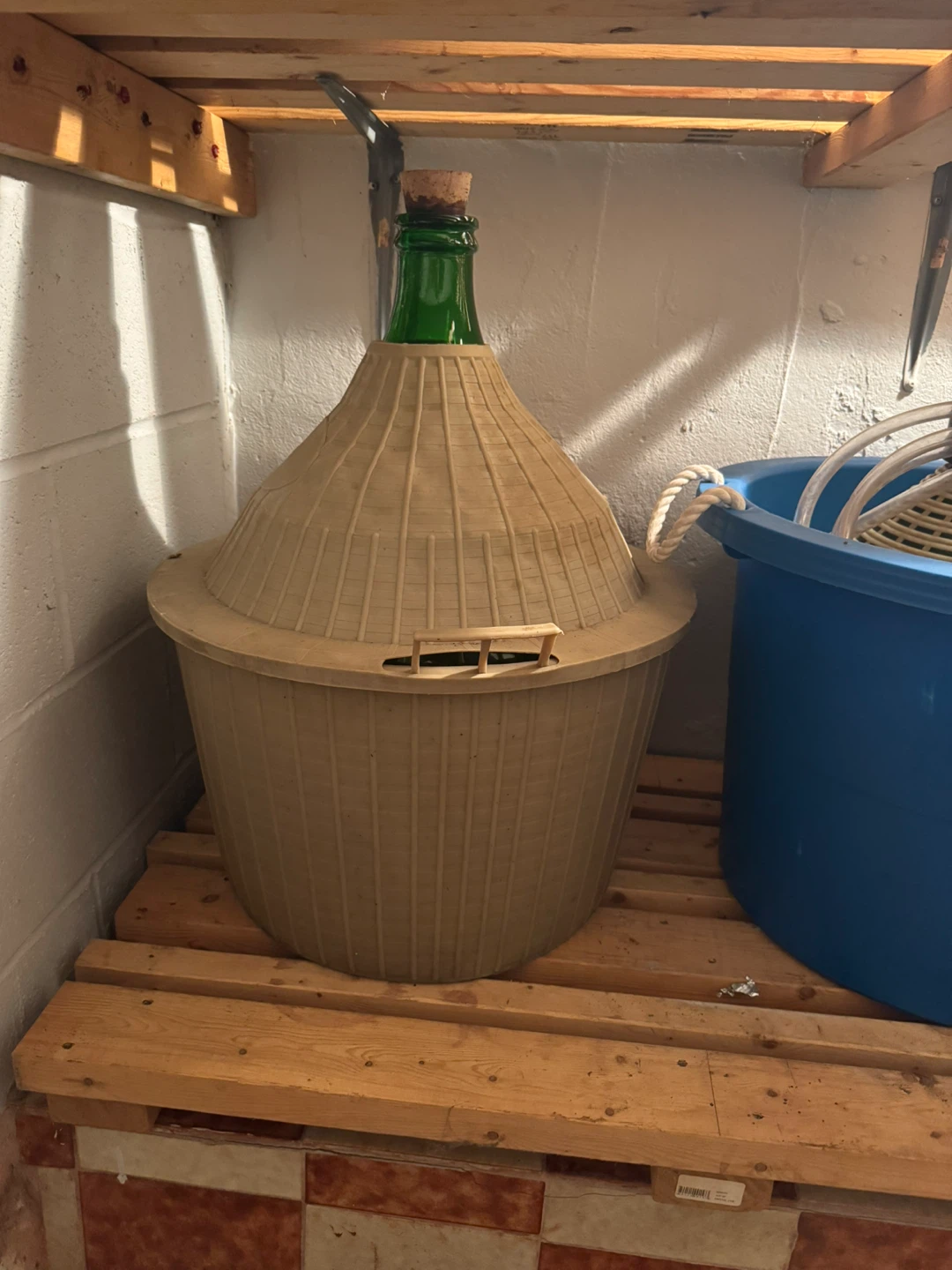 Wine large glass big bottles 34 litres