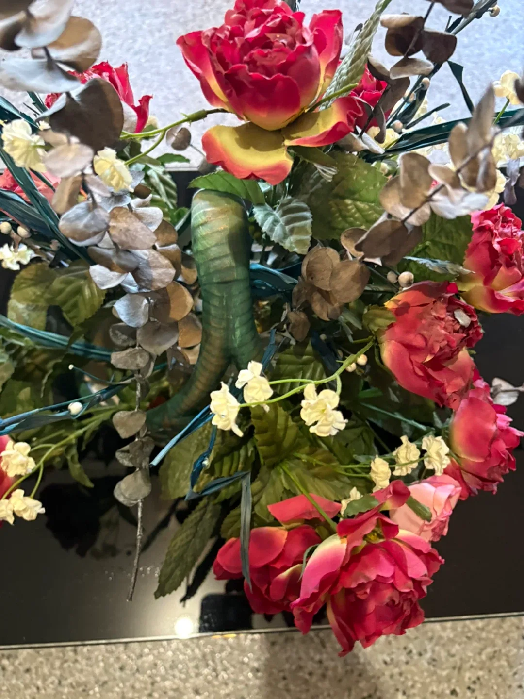 Floral Arrangement - Red Roses image indicator(3)