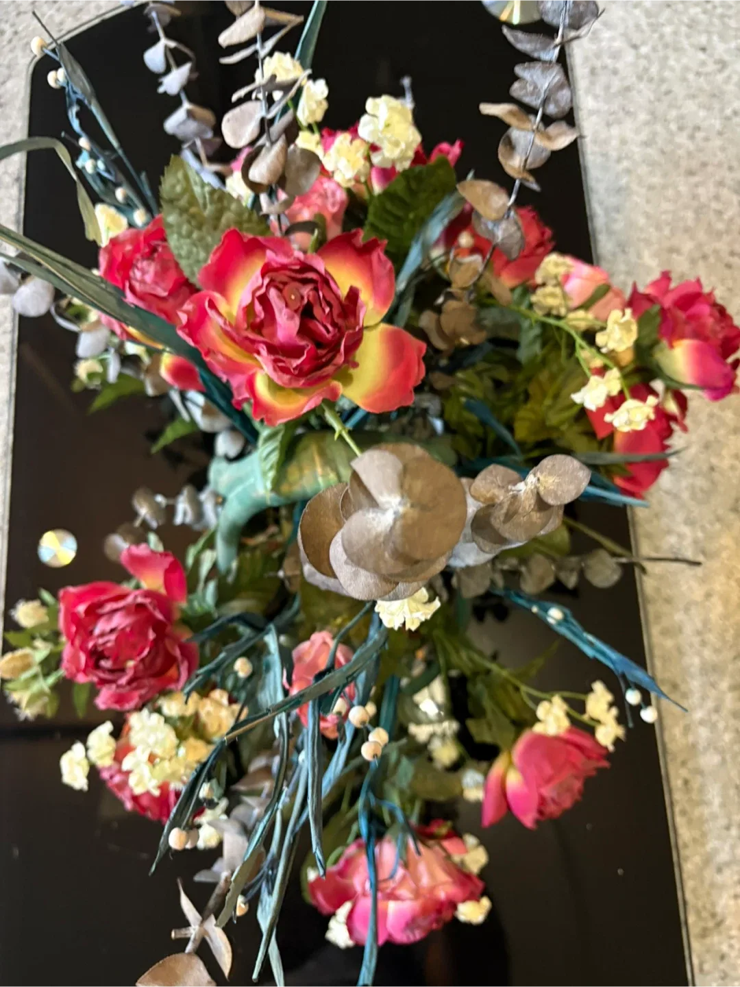 Floral Arrangement - Red Roses thumbnail