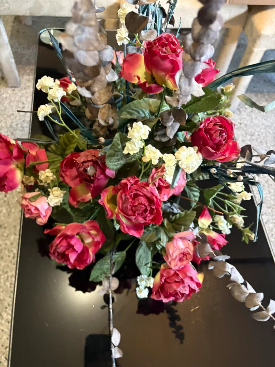 Floral Arrangement - Red Roses image indicator(5)