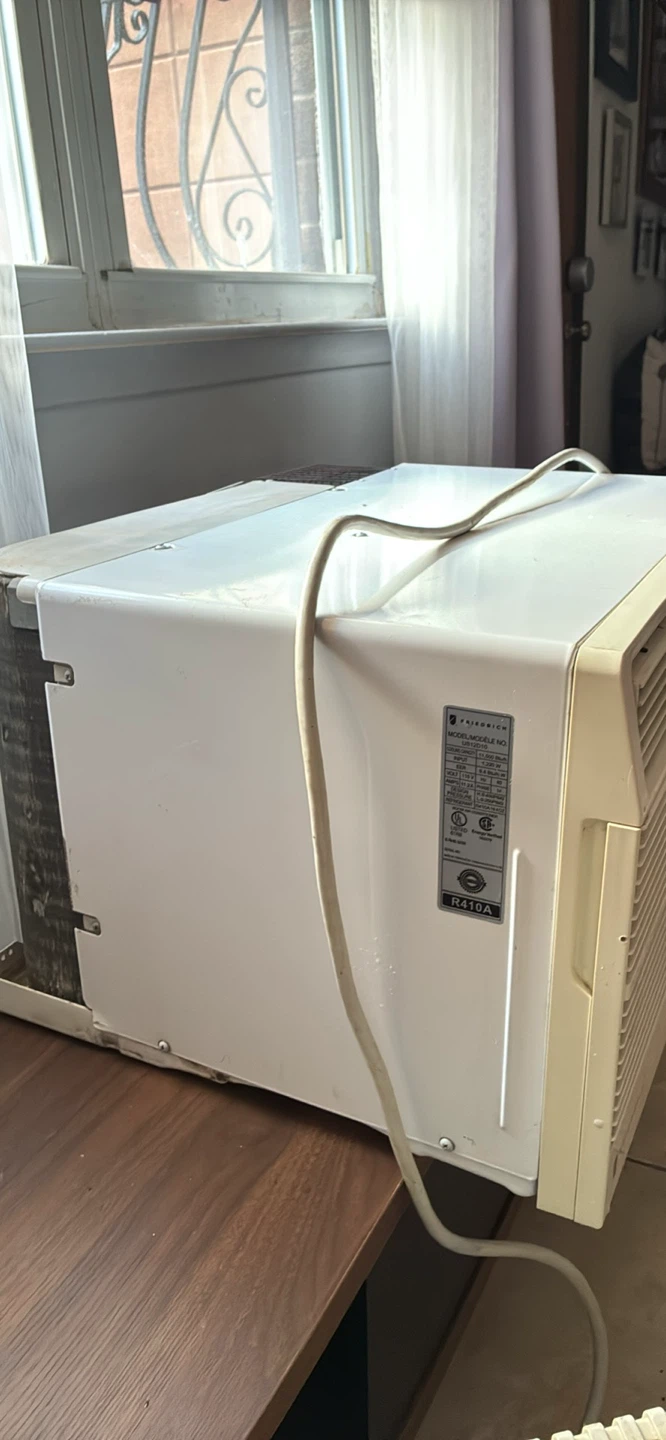 Friedrich US12D10 Room Air Conditioner - photo 3