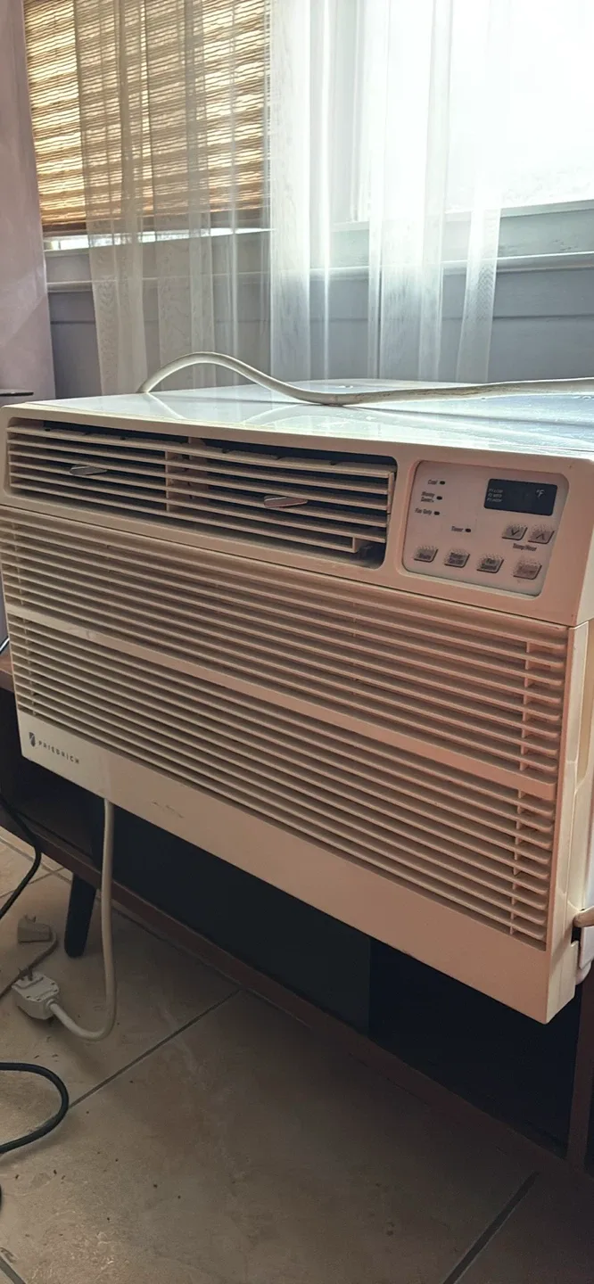 Friedrich US12D10 Room Air Conditioner image indicator(5)