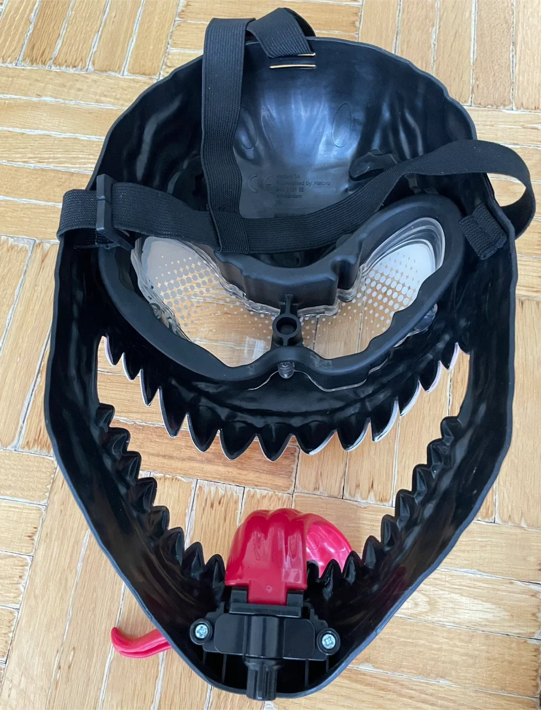 Marvel Venom Moveable Tongue Halloween Mask image indicator(3)