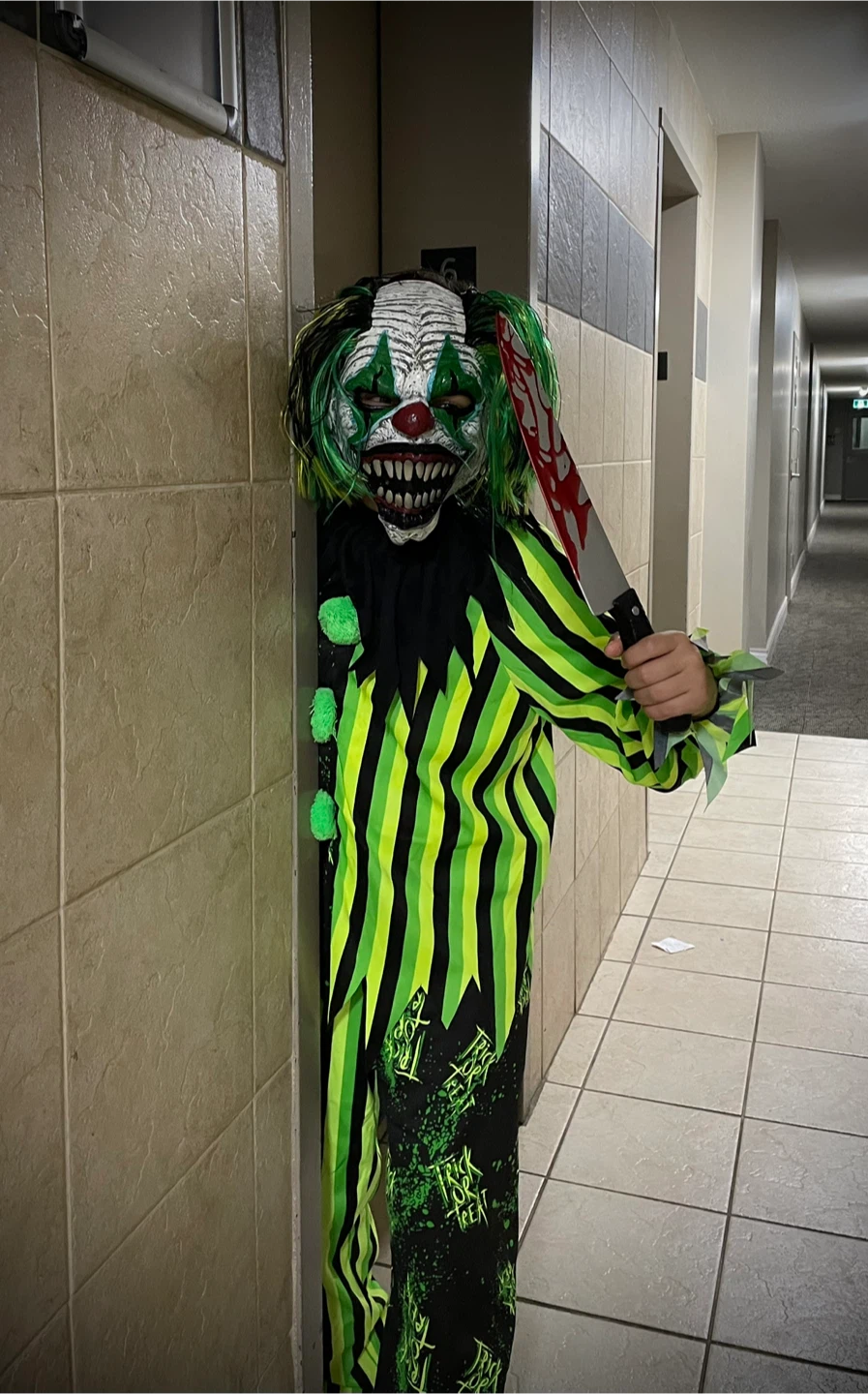 Spirit Halloween Chaos Clown Costume Child 14-16 - photo 5