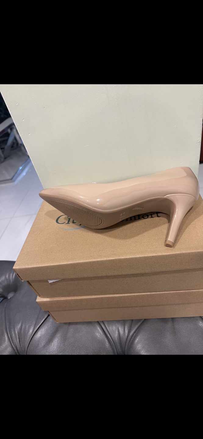 Clarks Clarified Comfort Heels - Size 7 and 8 available - photo 2